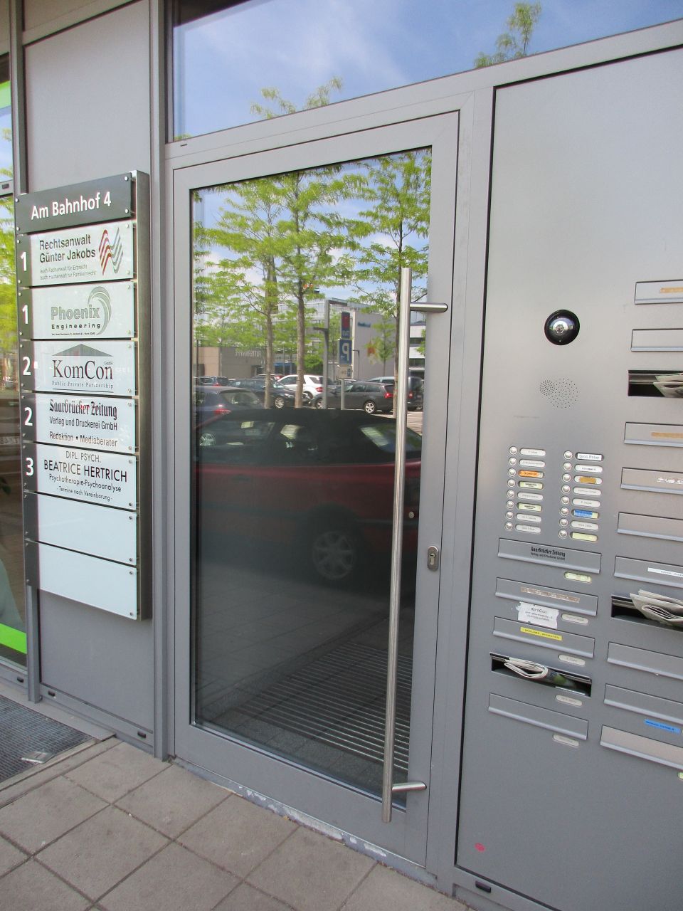 LEBACH : Moderne BÜRO oder PRAXISFLÄCHE direkt am = BITCHER PLATZ = !