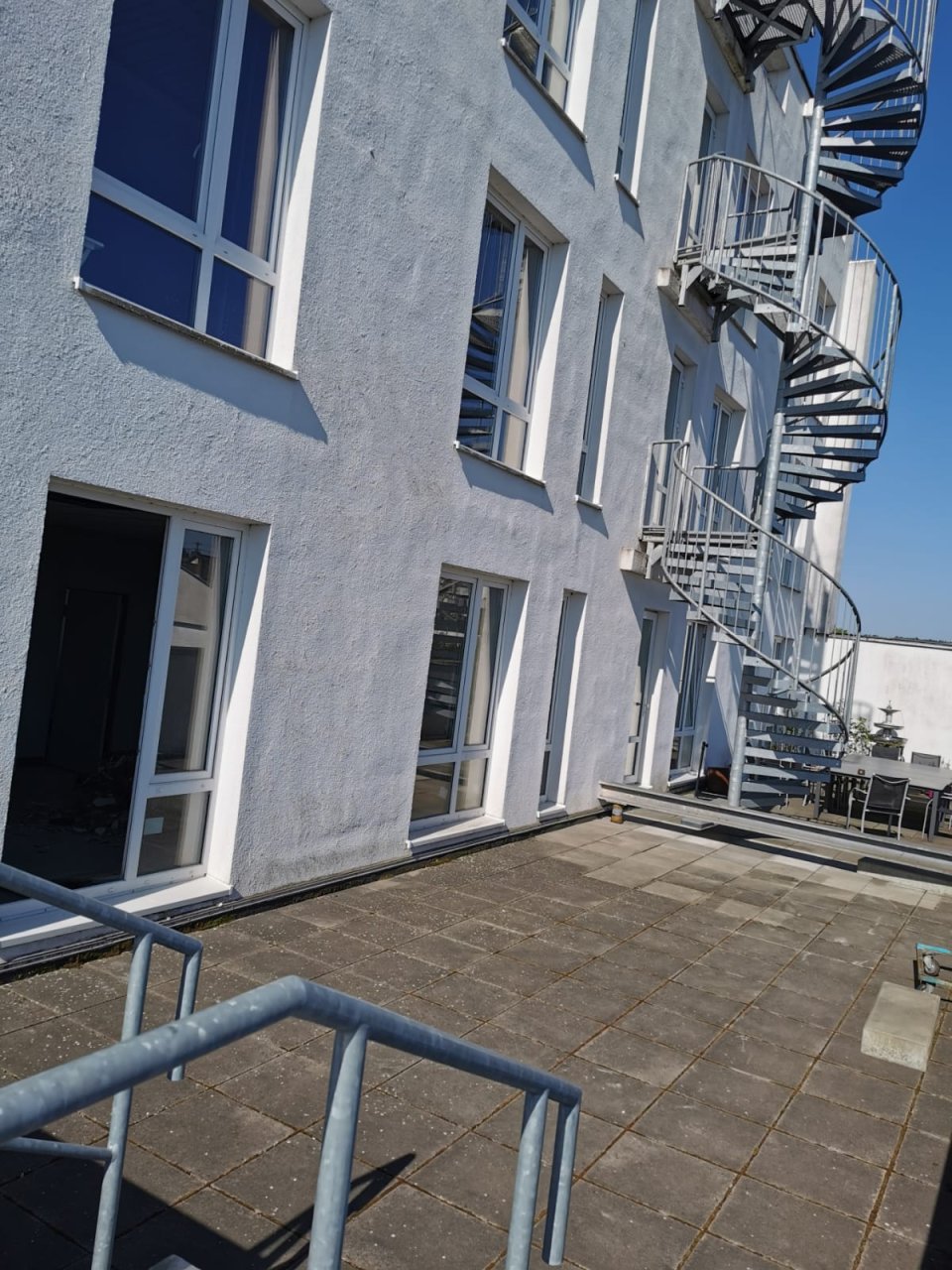 LEBACH : Ca. 180 m² GEWERBEFLÄCHE mit DACHTERRASSE für PRAXIS, BÜRO etc im = FREKLA - HAUS = !