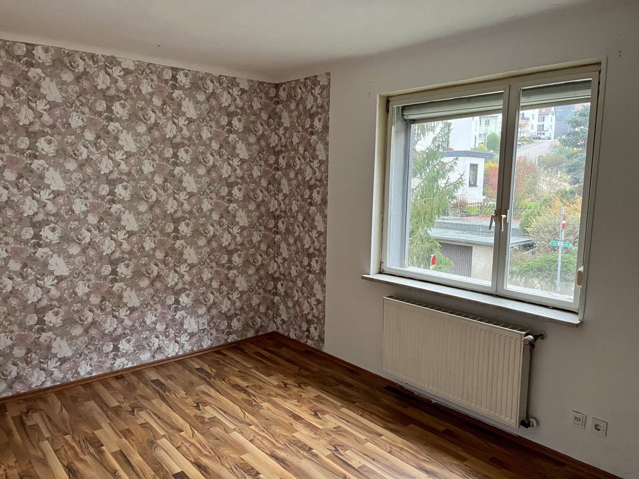 SCHEIDT : Stilvolles 3 - Familienhaus mit POTENTIAL in GEFRAGTER LAGE !