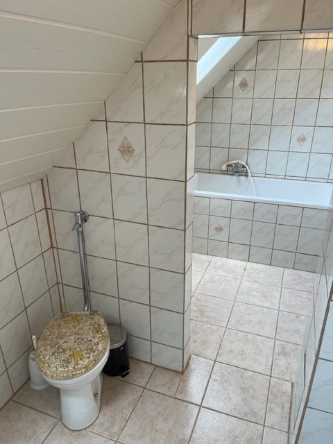 EPPELBORN : GEPFLEGTES Wohnhaus mit familienfreundlichem GRUNDRISS !