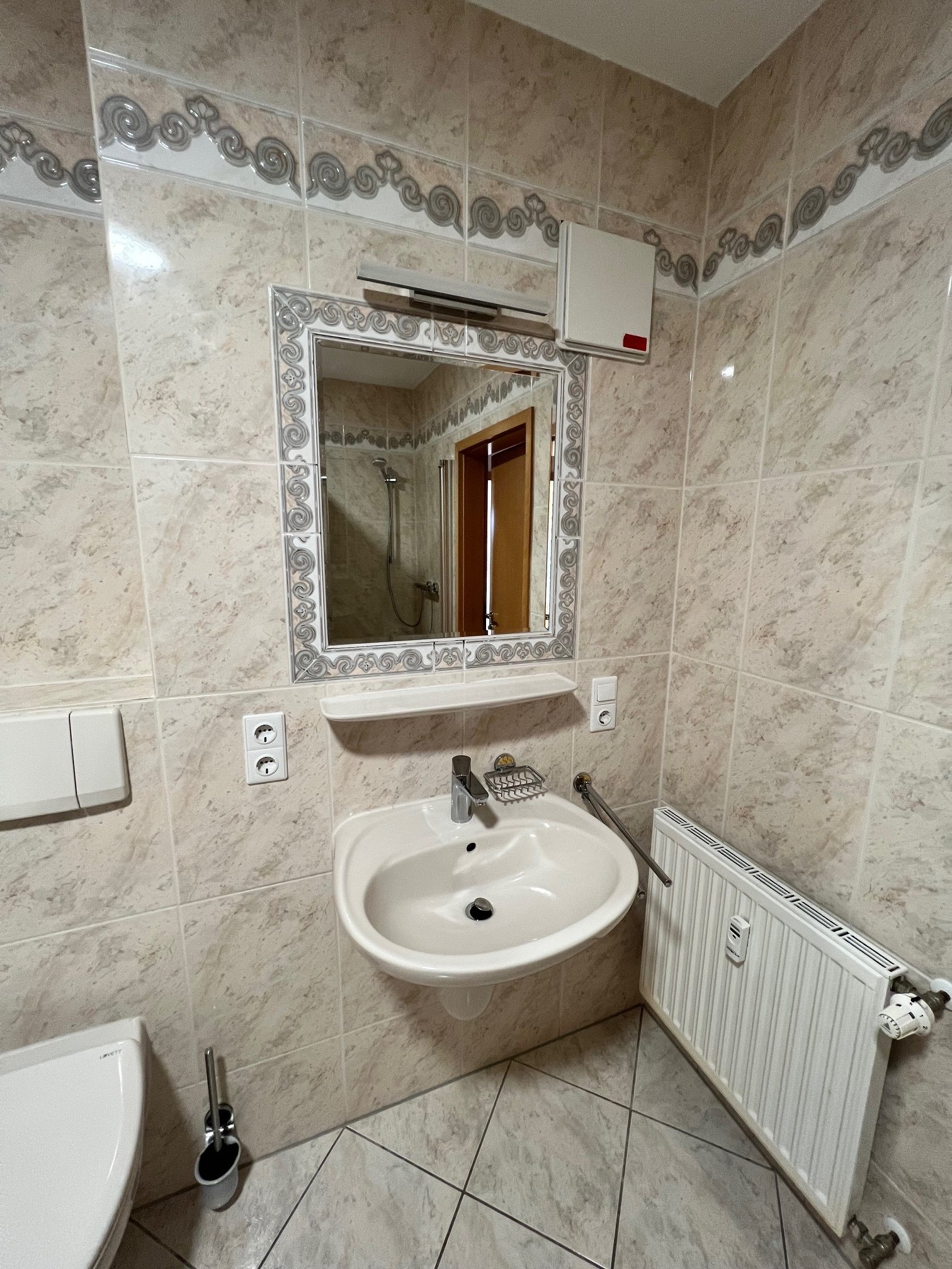 PERL : ALTERSGERECHTE Wohnung in der = SENIORENGALERIE MOSELPARK = mit Terrasse !