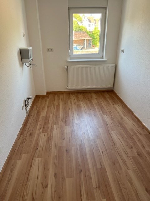 LEBACH : Sanierte MAISONETTE - Wohnung im ZENTRUM mit ca. 22 m² BALKON !