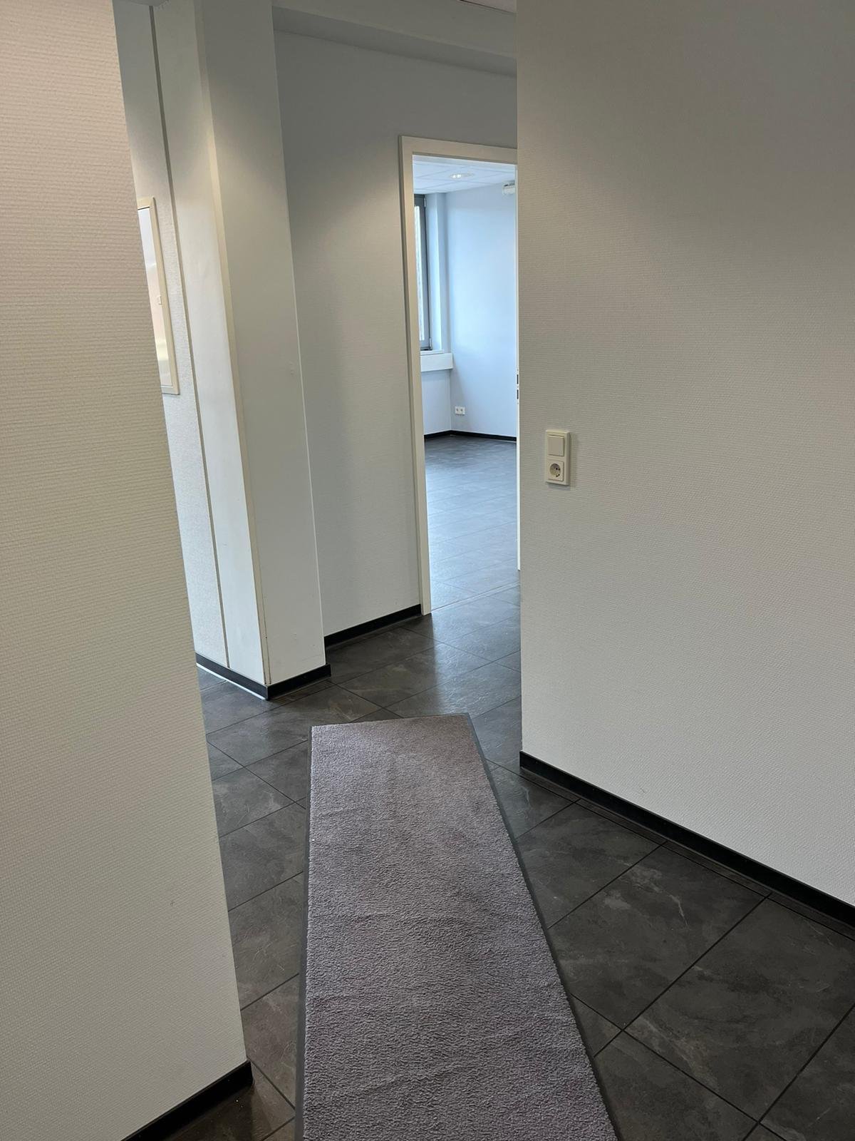 LEBACH : Moderne BÜRO oder PRAXISFLÄCHE direkt am = BITCHER PLATZ = !