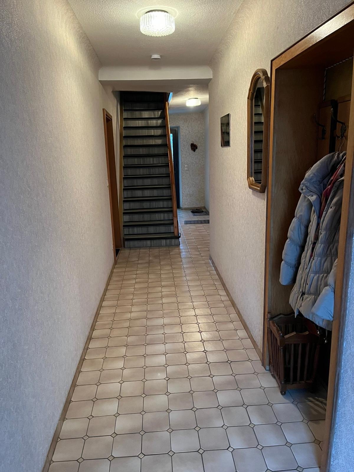 EIDENBORN : Ehem. BAUERNHAUS für = HANDWERKER = mit schönem Grundstück !