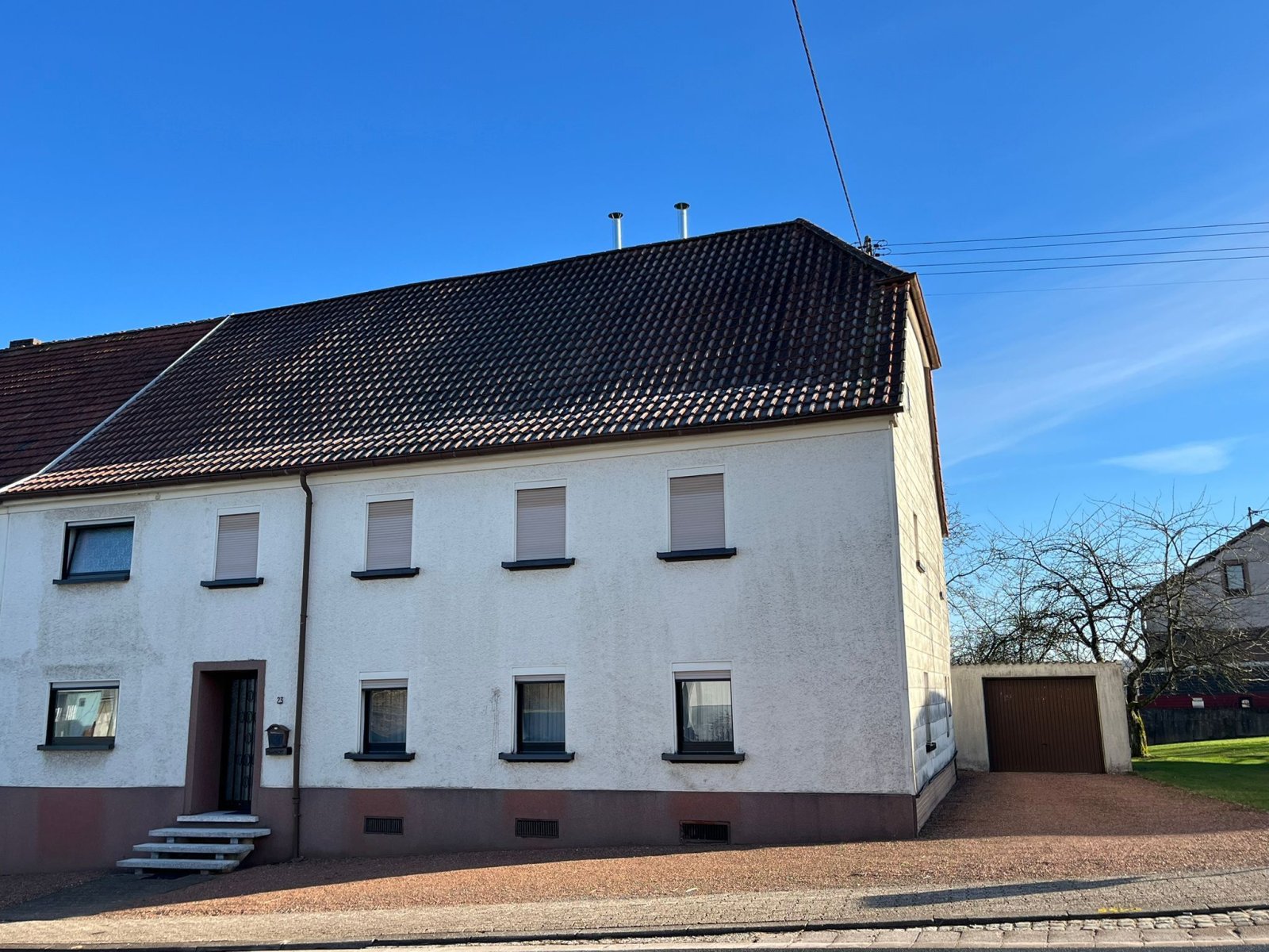EIDENBORN : Ehem. BAUERNHAUS für = HANDWERKER = mit schönem Grundstück !
