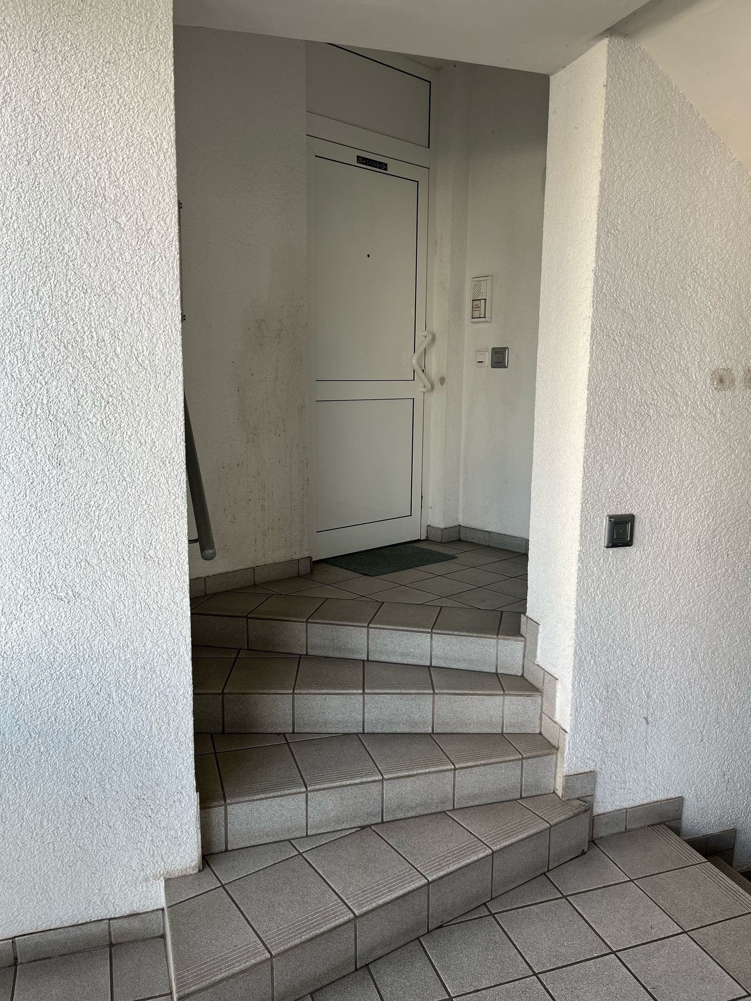 DILLINGEN  : Ideale Gewerbefläche für BÜRO oder PRAXIS mit Fahrstuhl !