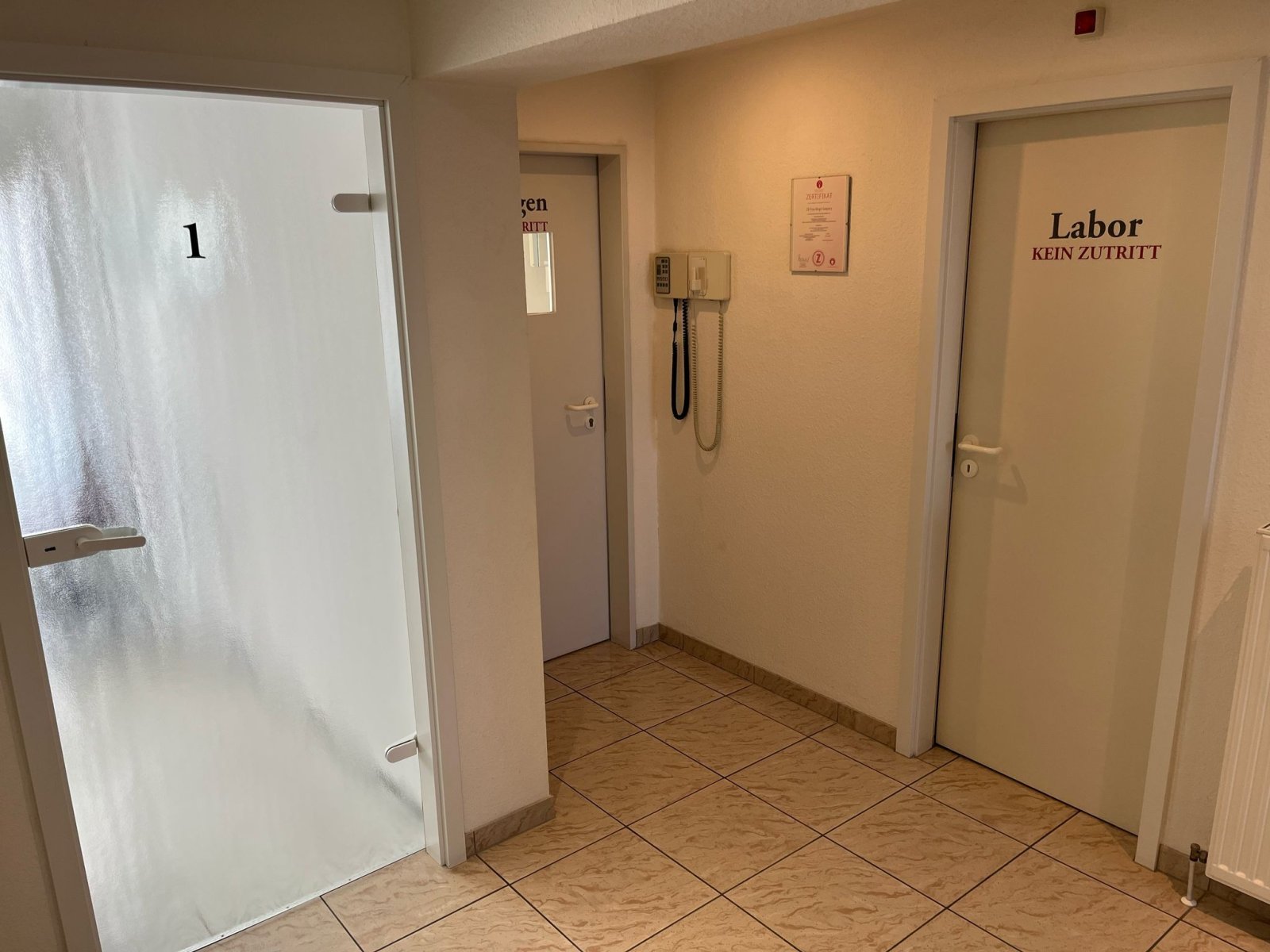 DILLINGEN  : Ideale Gewerbefläche für BÜRO oder PRAXIS mit Fahrstuhl !