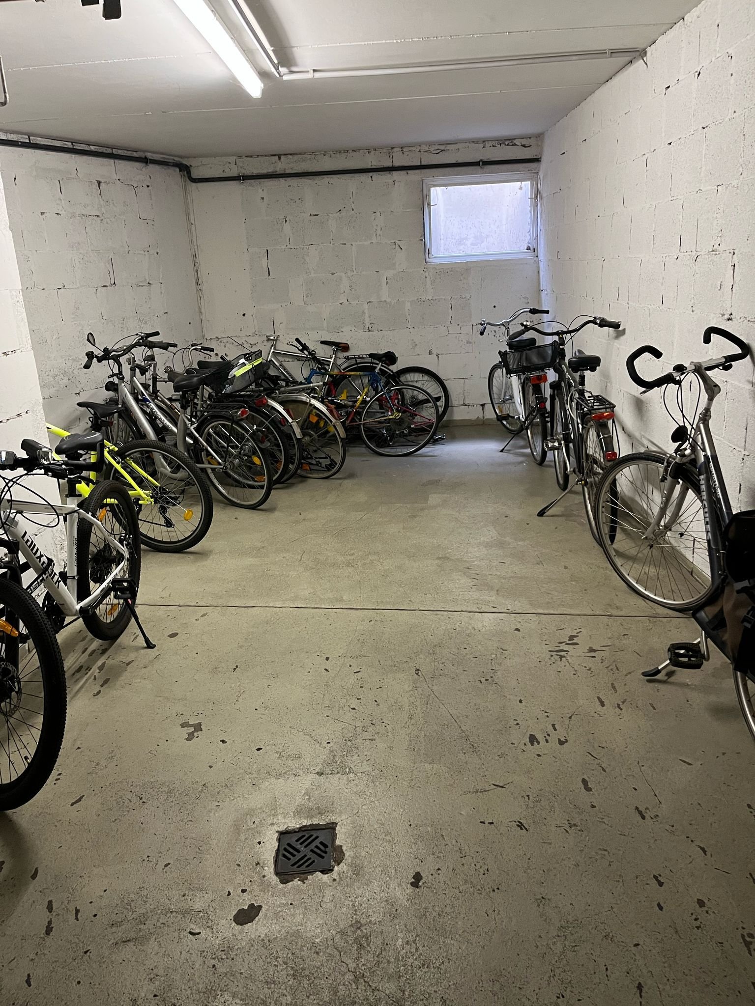 DILLINGEN  : Ideale Gewerbefläche für BÜRO oder PRAXIS mit Fahrstuhl !