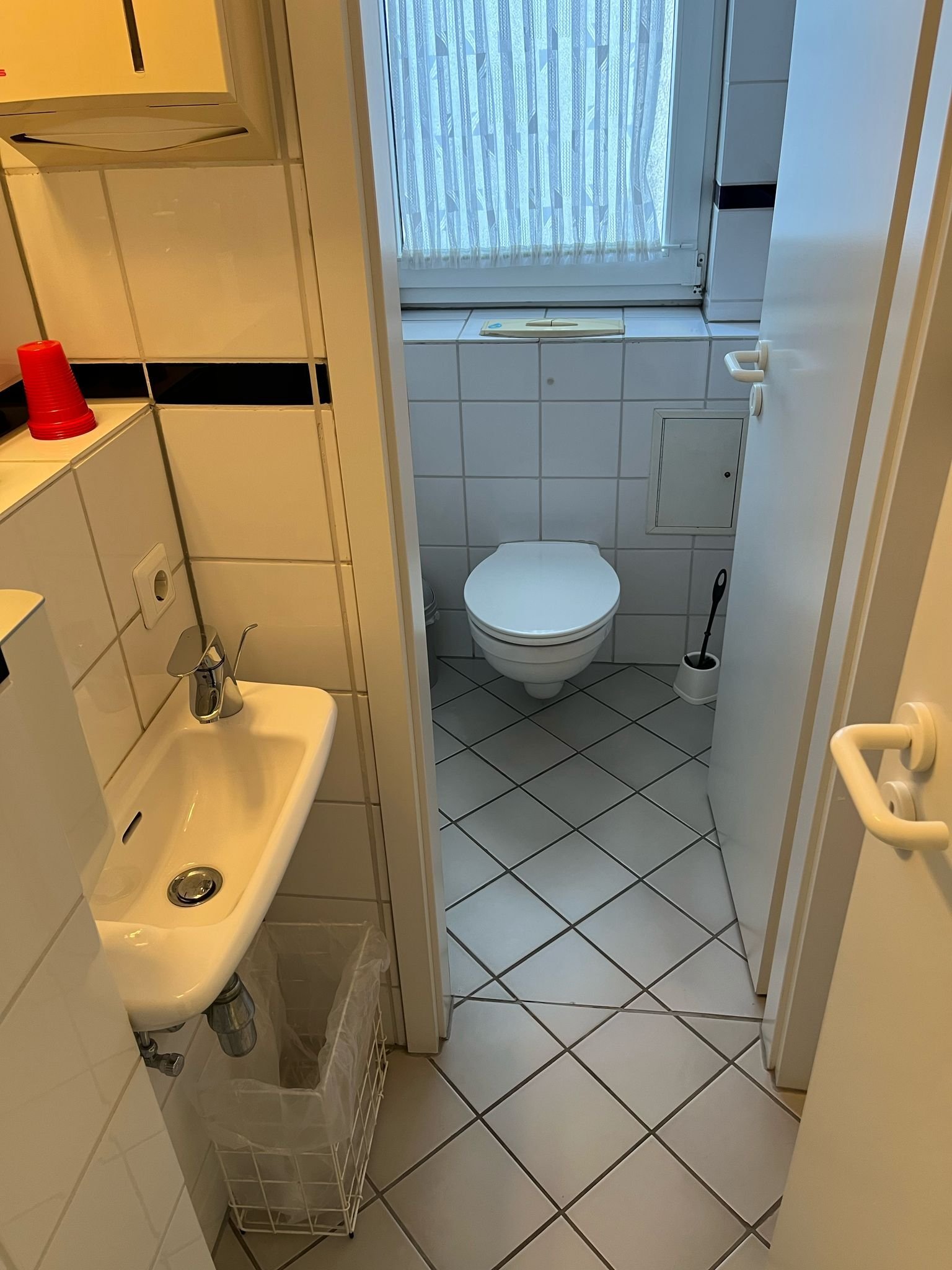 DILLINGEN  : Ideale Gewerbefläche für BÜRO oder PRAXIS mit Fahrstuhl !