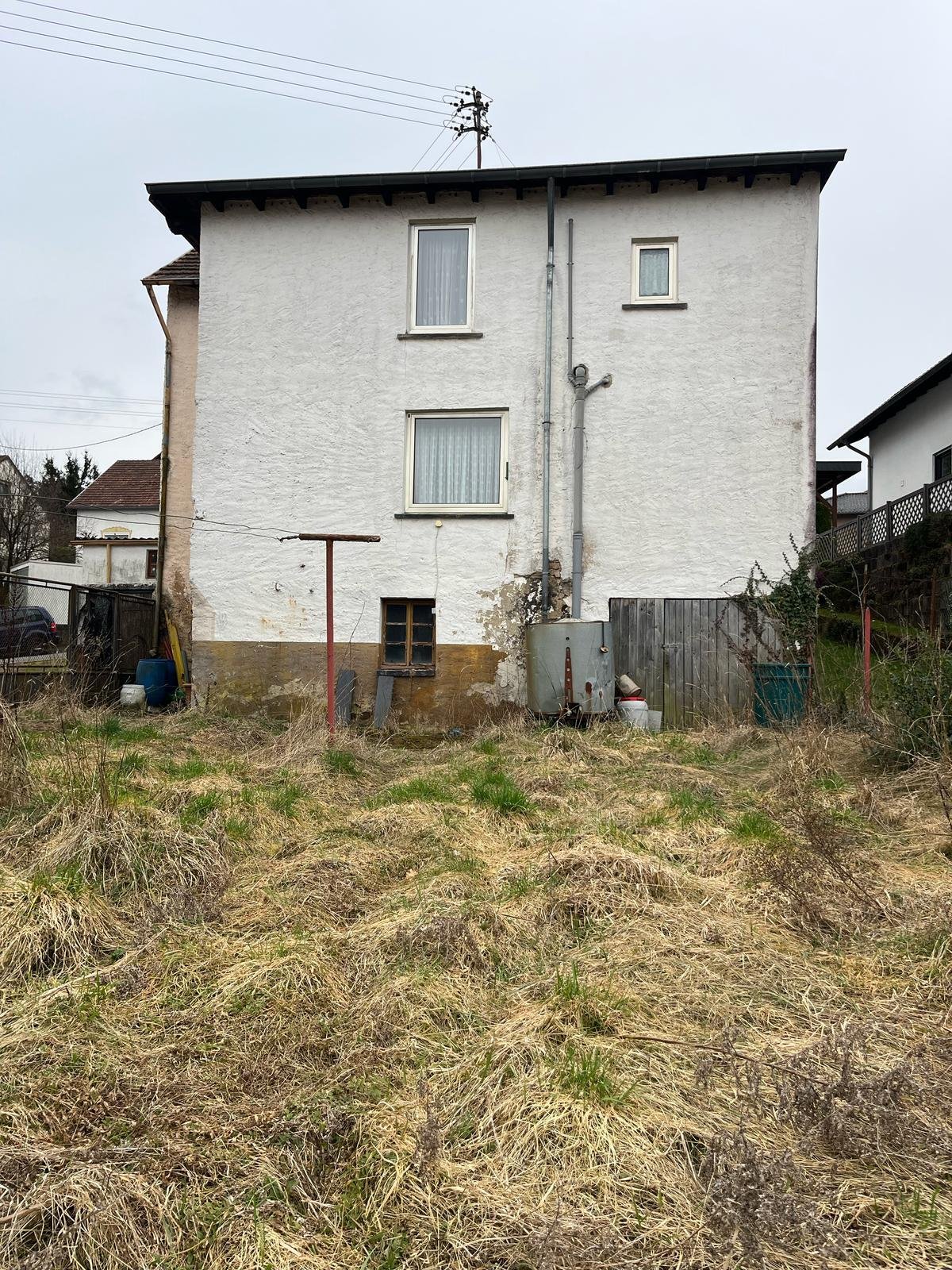 LIMBACH : RAUMWUNDER mit Potential in ruhiger Lage mit großem GRUNDSTÜCK !