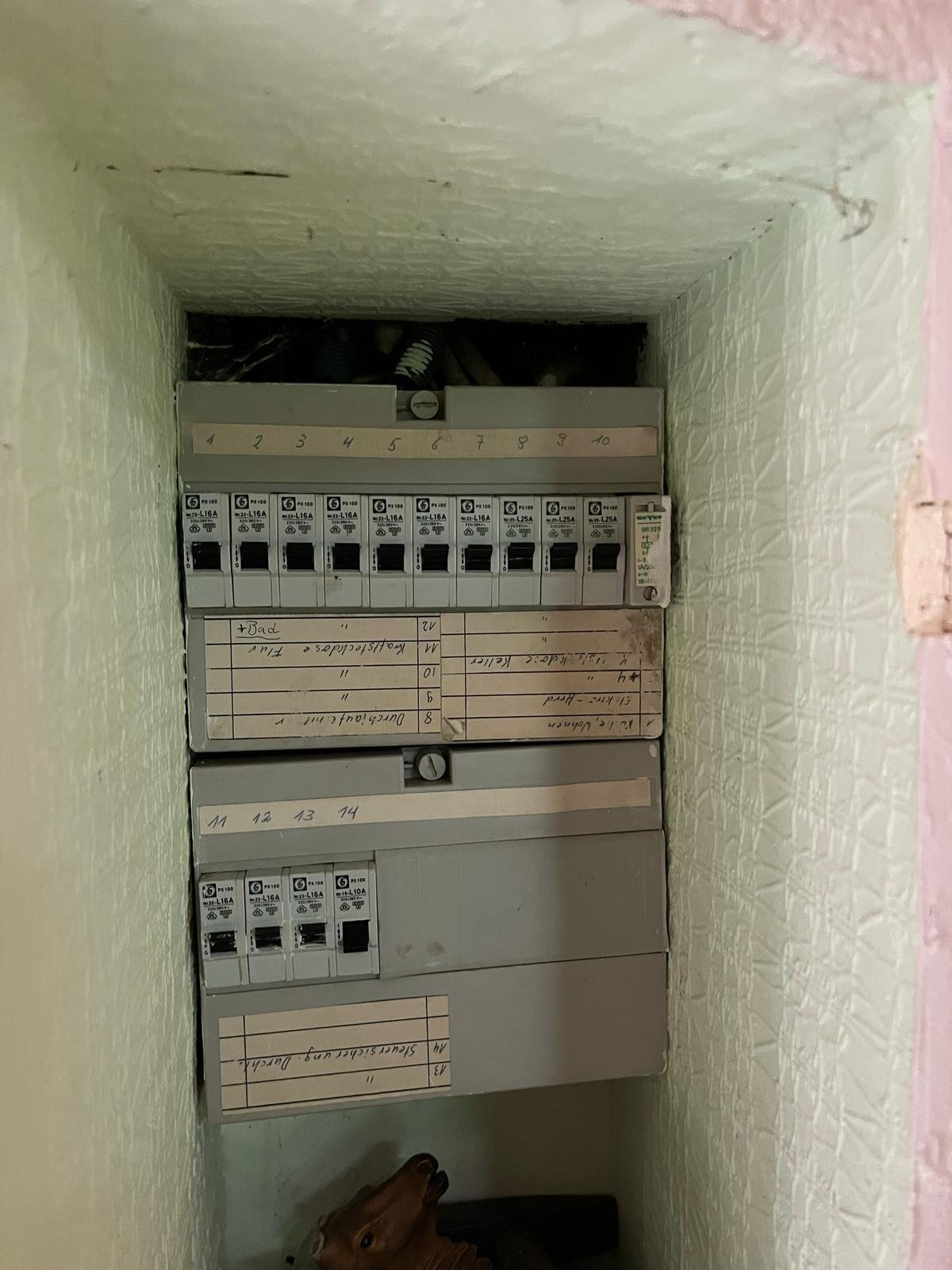 LIMBACH : RAUMWUNDER mit Potential in ruhiger Lage mit großem GRUNDSTÜCK !