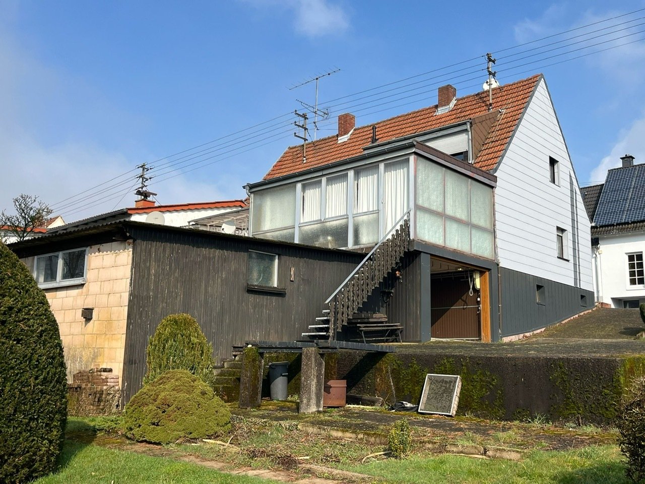 LEBACH : KLEINES Haus mit ANBAU - POTENTIAL und 1506 m² TRAUMGRUNDSTÜCK !