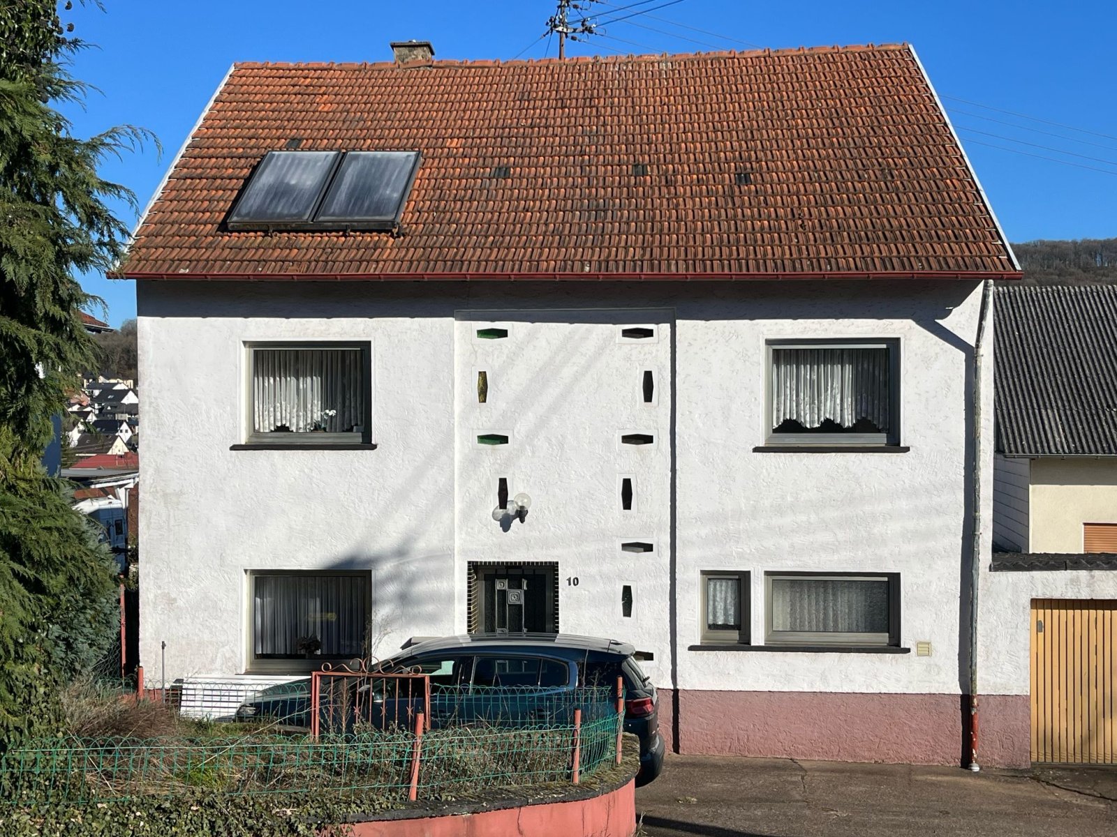 LIMBACH : RAUMWUNDER mit Potential in ruhiger Lage mit großem GRUNDSTÜCK !
