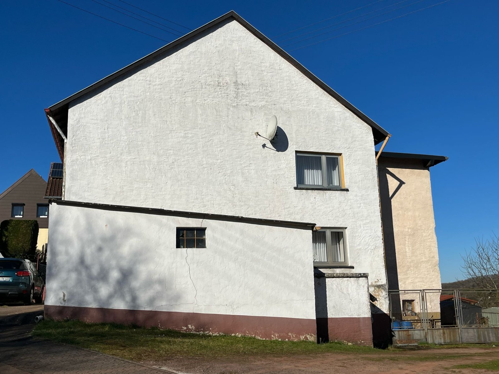 LIMBACH : RAUMWUNDER mit Potential in ruhiger Lage mit großem GRUNDSTÜCK !