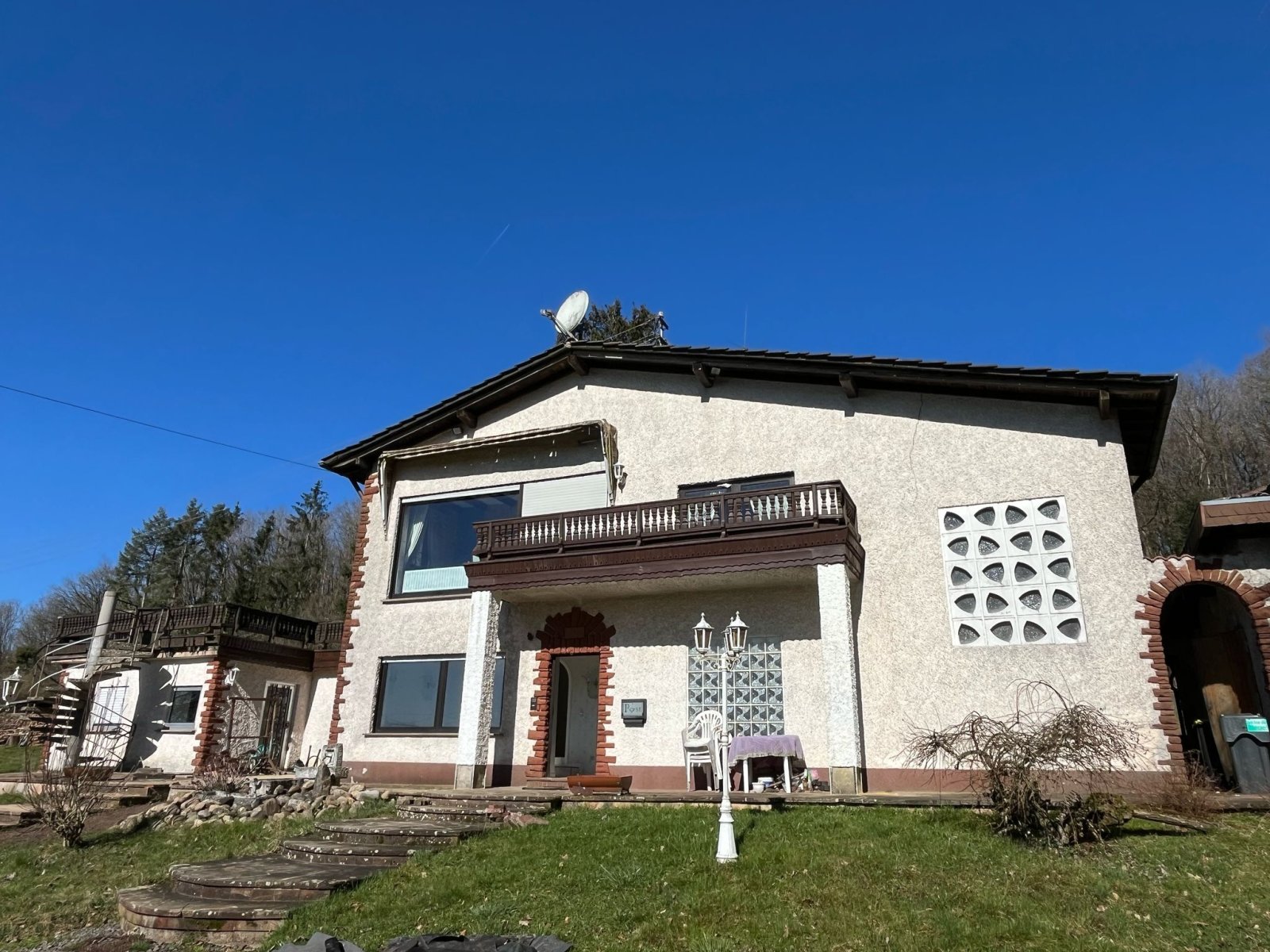 GRESAUBACH : 1 - 2 Familienhaus am WALDRAND im AUSSENBEREICH mit FERNBLICK !