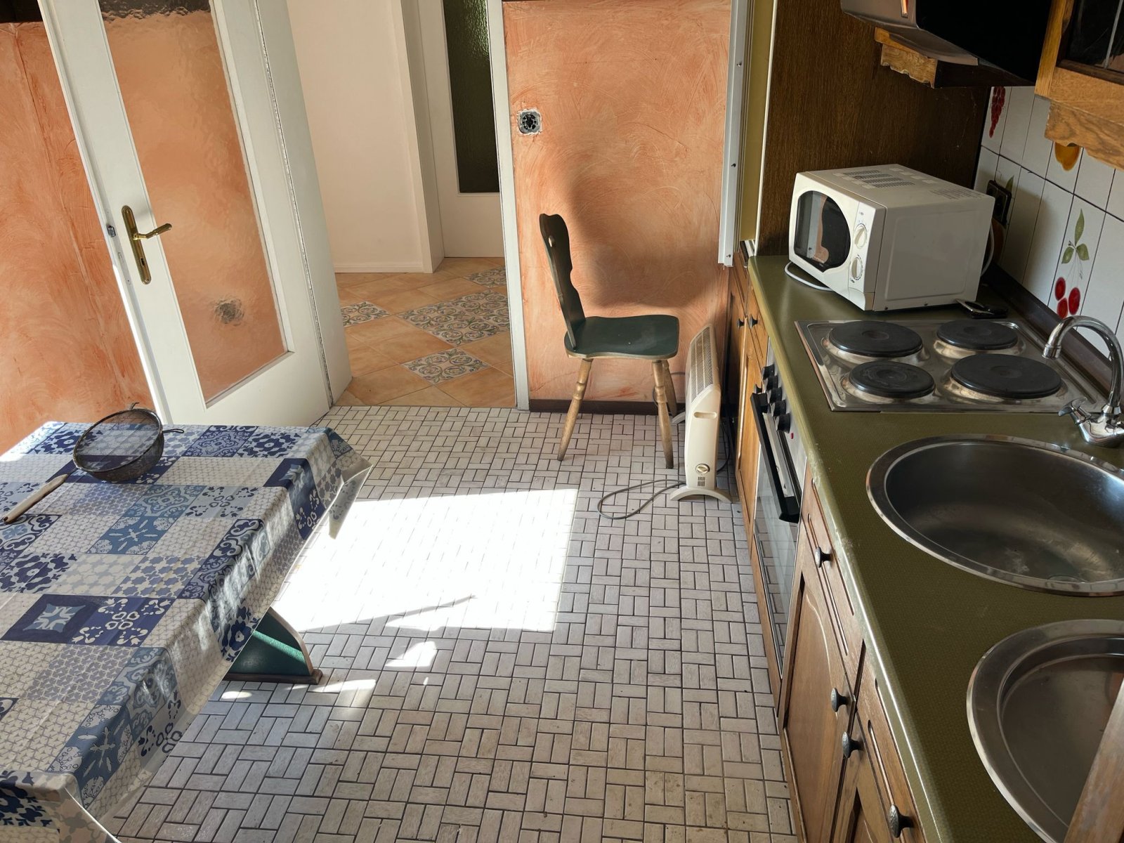 GRESAUBACH : 1 - 2 Familienhaus am WALDRAND im AUSSENBEREICH mit FERNBLICK !