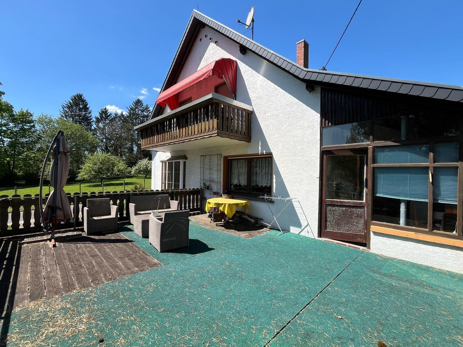 DÜPPENWEILER : FAMILIENFREUNDLICHER Grundriss mit Potential und großer TERRASSE !