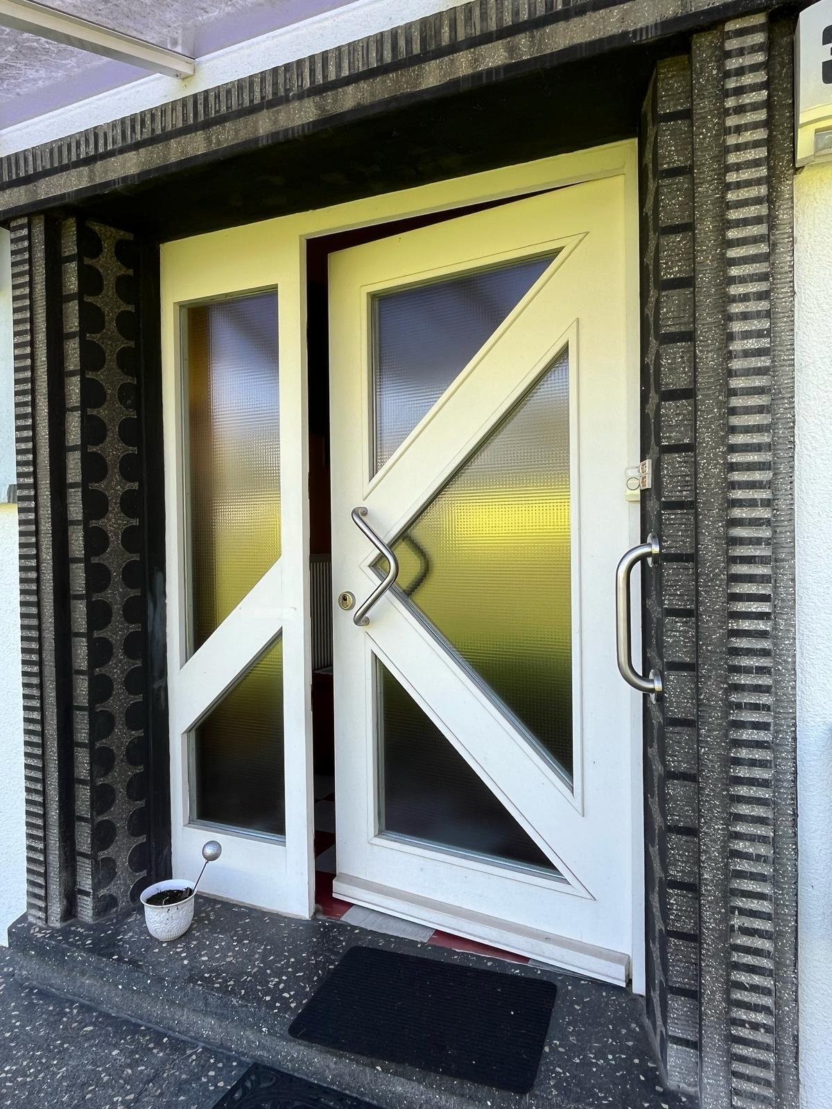 DÜPPENWEILER : FAMILIENFREUNDLICHER Grundriss mit Potential und großer TERRASSE !
