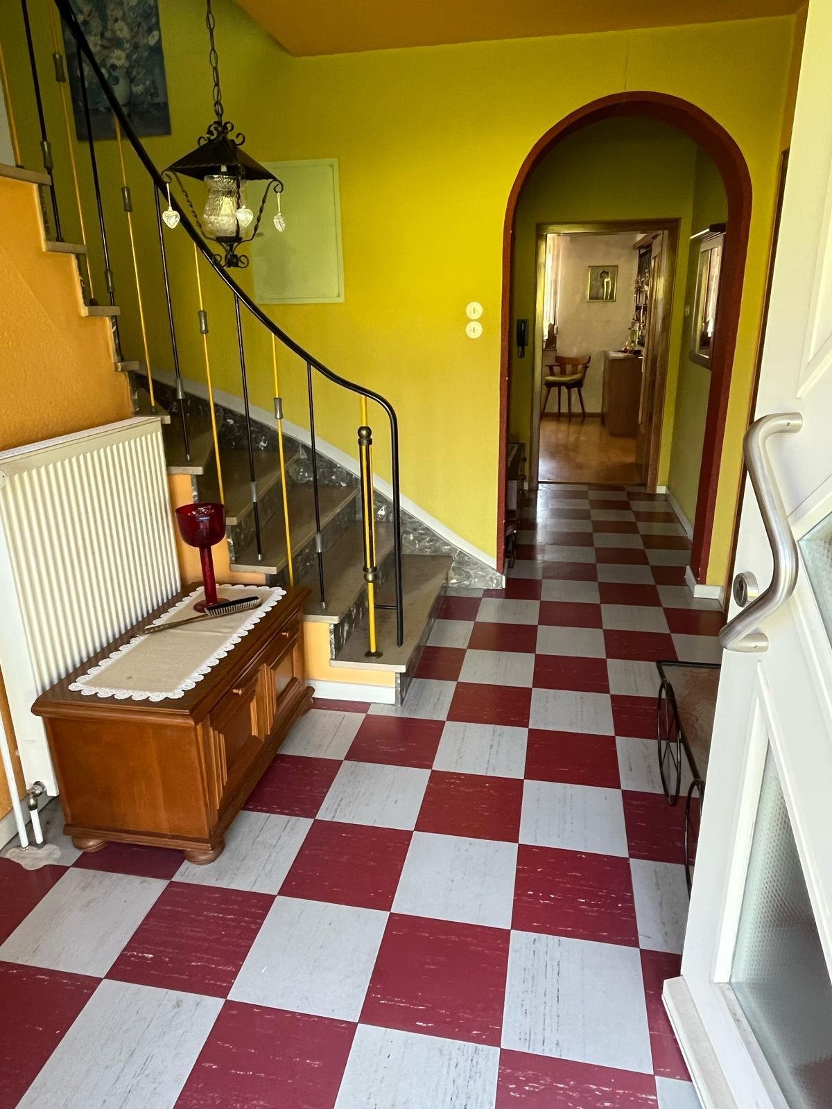 DÜPPENWEILER : FAMILIENFREUNDLICHER Grundriss mit Potential und großer TERRASSE !