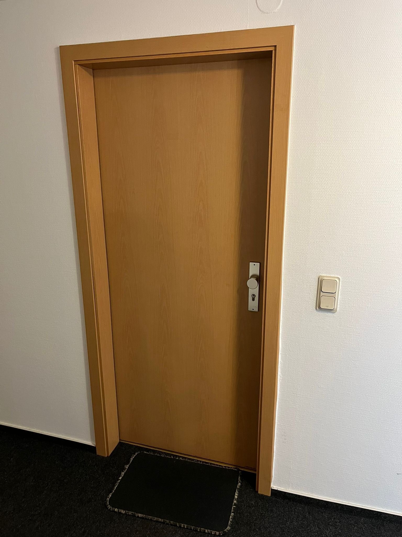 LEBACH : Gepflegte 1 ZKB - Wohnung mit Fahrstuhl und Einbauküche !