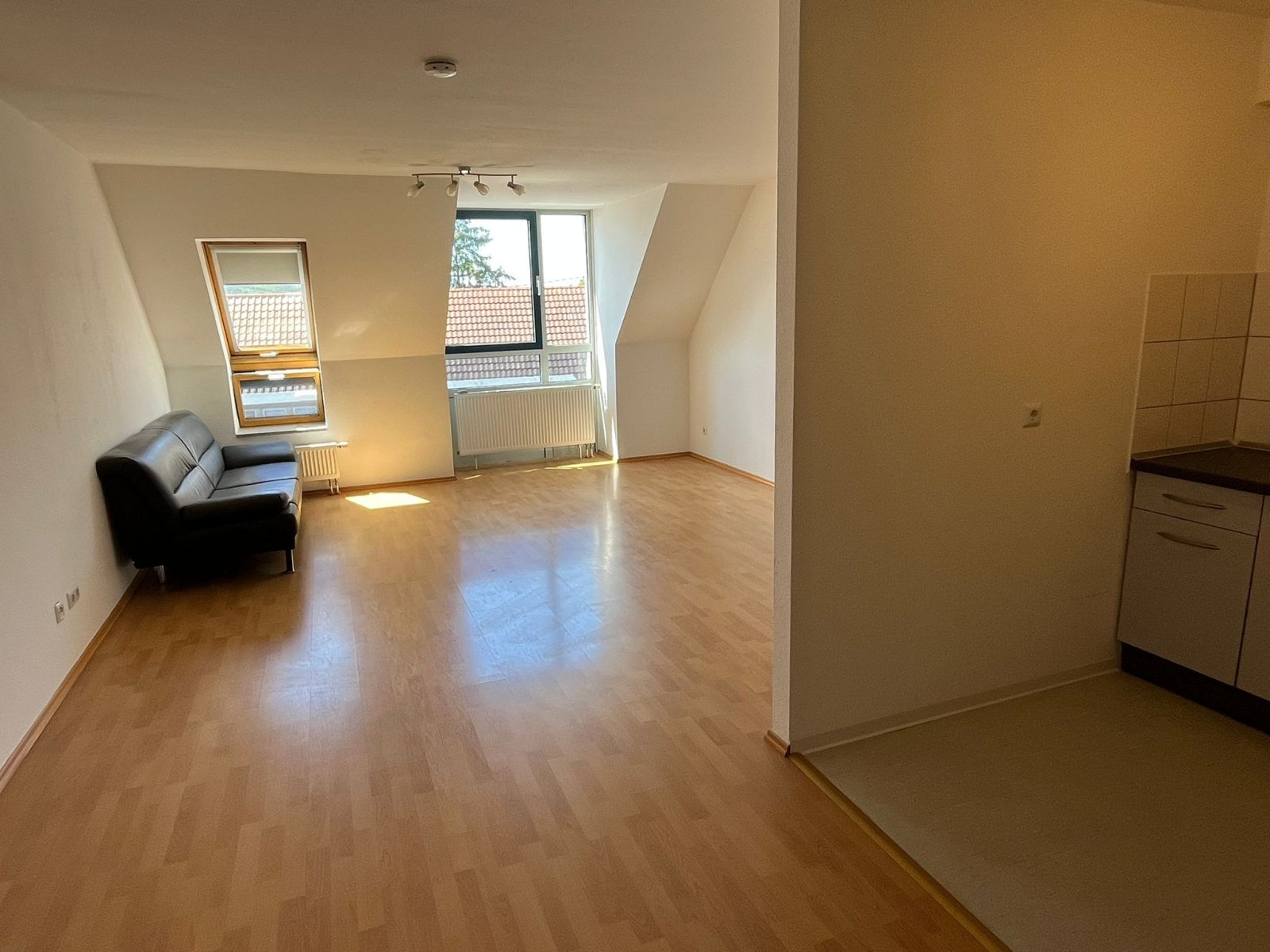 LEBACH : Gepflegte 1 ZKB - Wohnung mit Fahrstuhl und Einbauküche !