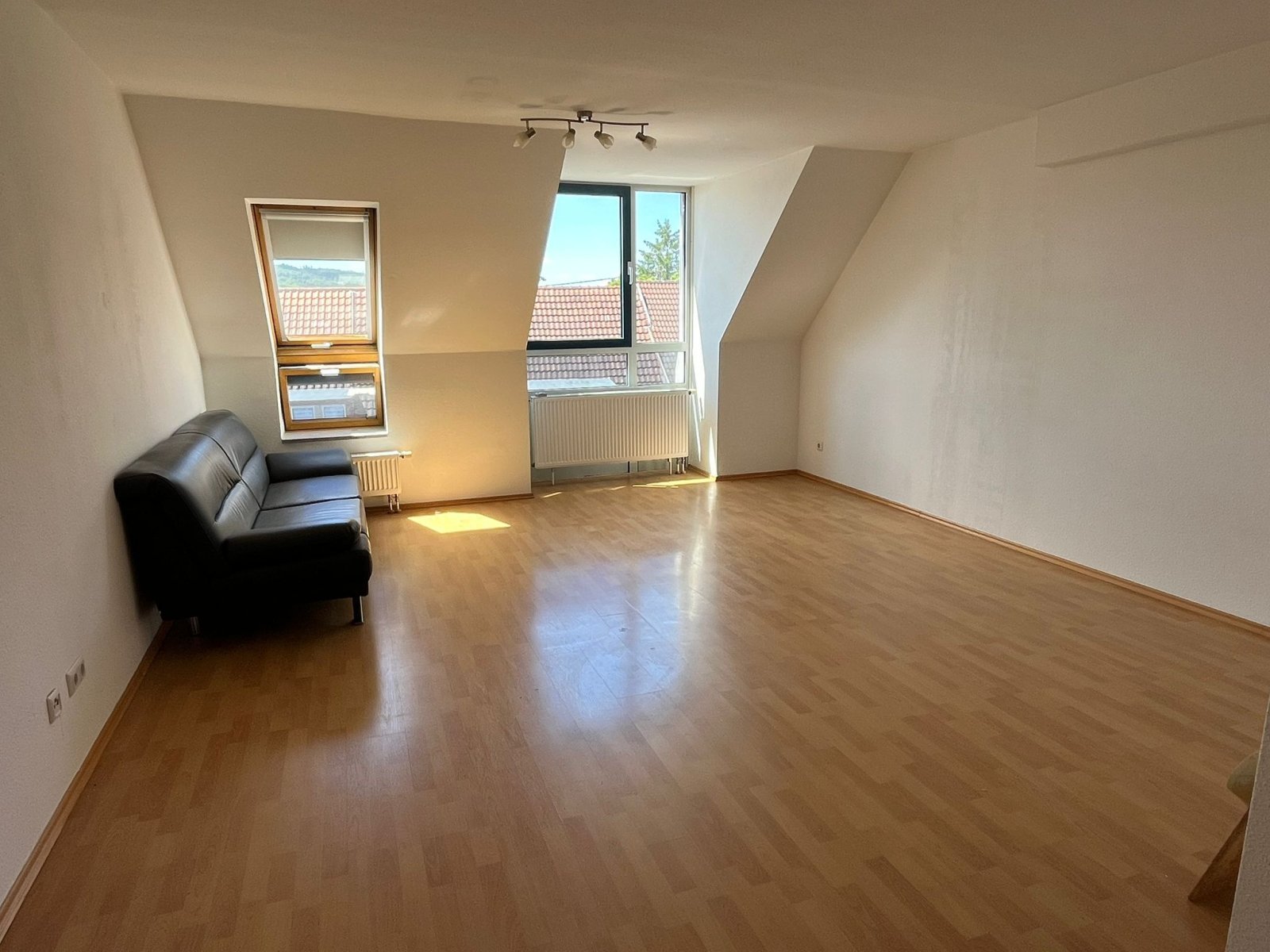 LEBACH : Gepflegte 1 ZKB - Wohnung mit Fahrstuhl und Einbauküche !