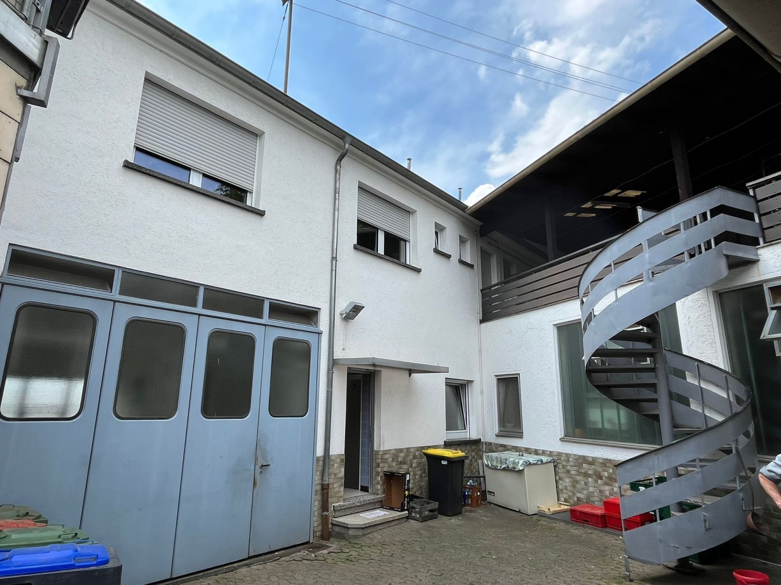 GRESAUBACH : Wohn- und Geschäftshaus mit seit 1958 bestehender = TRADITIONSMETZGEREI = !
