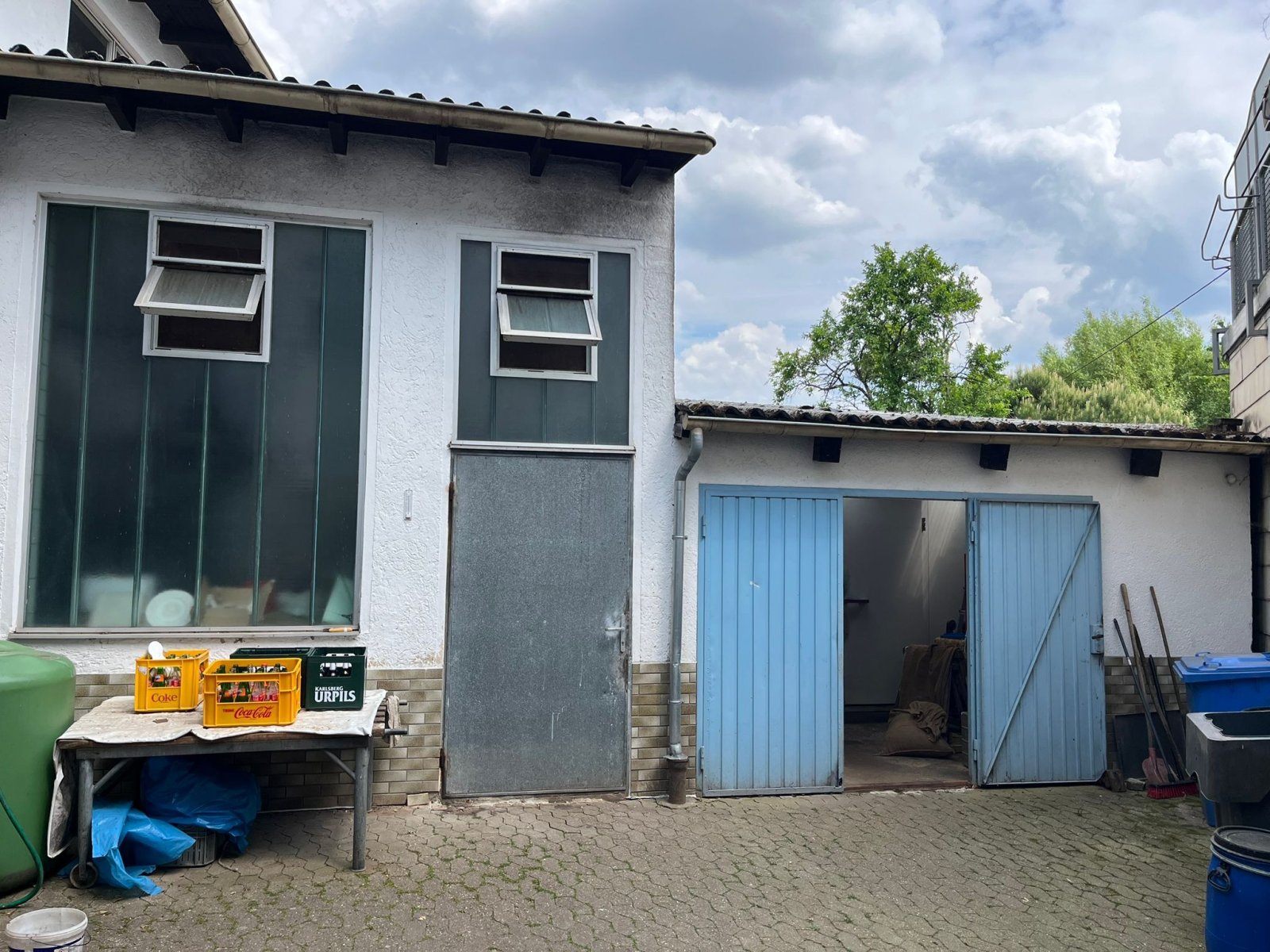 GRESAUBACH : Wohn- und Geschäftshaus mit seit 1958 bestehender = TRADITIONSMETZGEREI = !