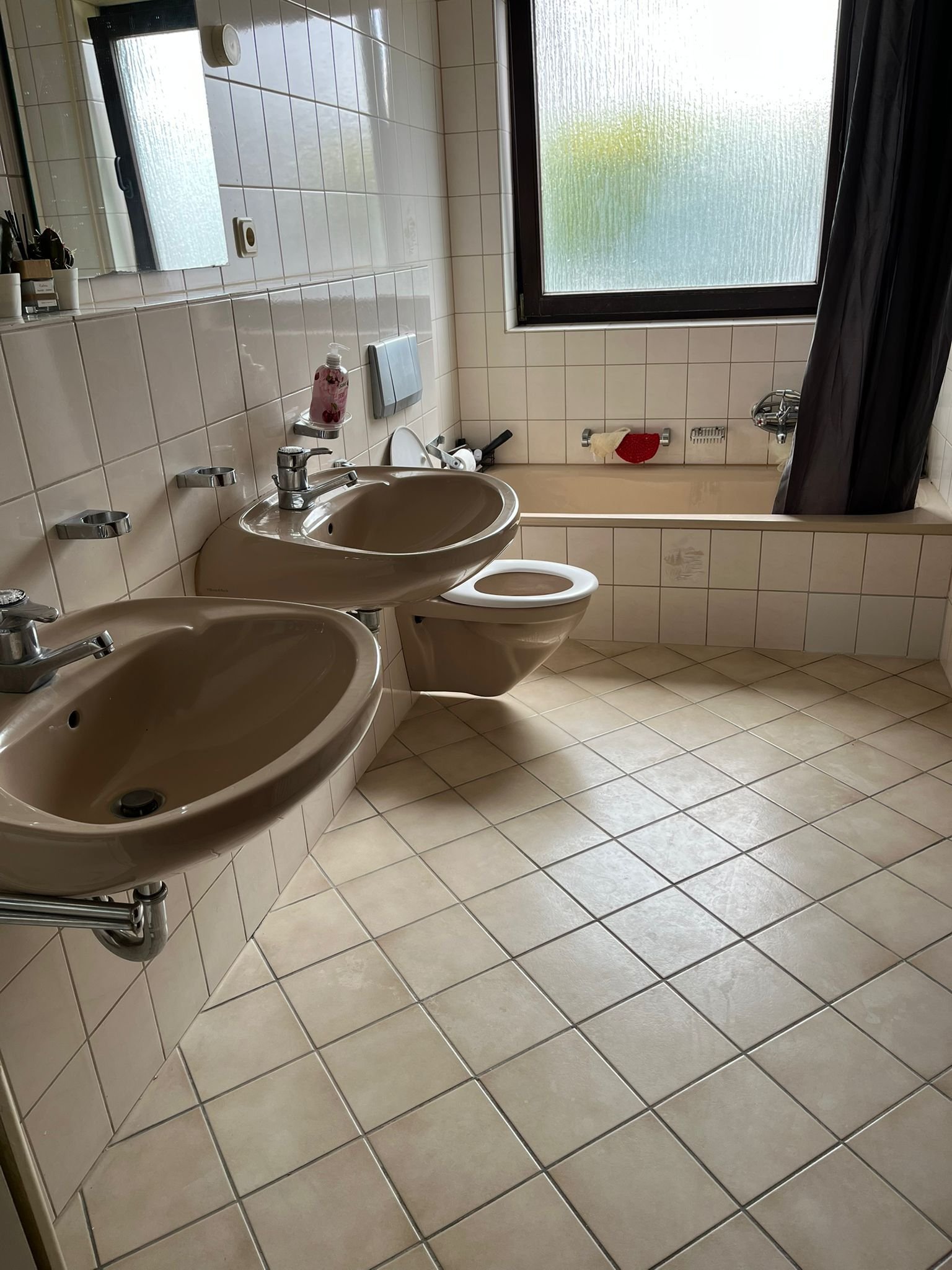 REHLINGEN : Vermietetes 4 - FAMILIENHAUS mit 5 GARAGEN in gefragter WOHNLAGE !