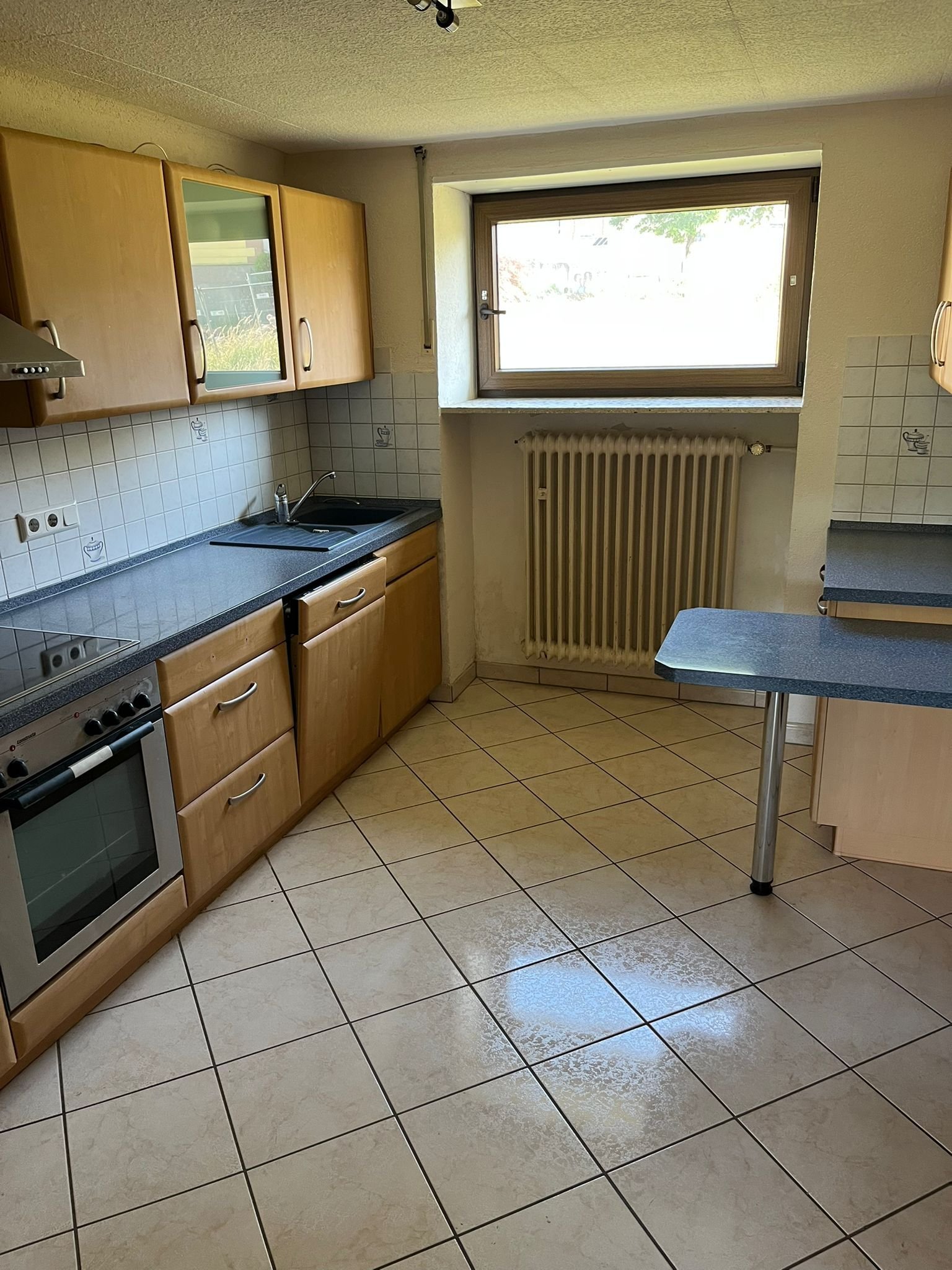 ÜBERROTH : Handwerkerobjekt mit POTENTIAL und 2019 m² Grundstück !