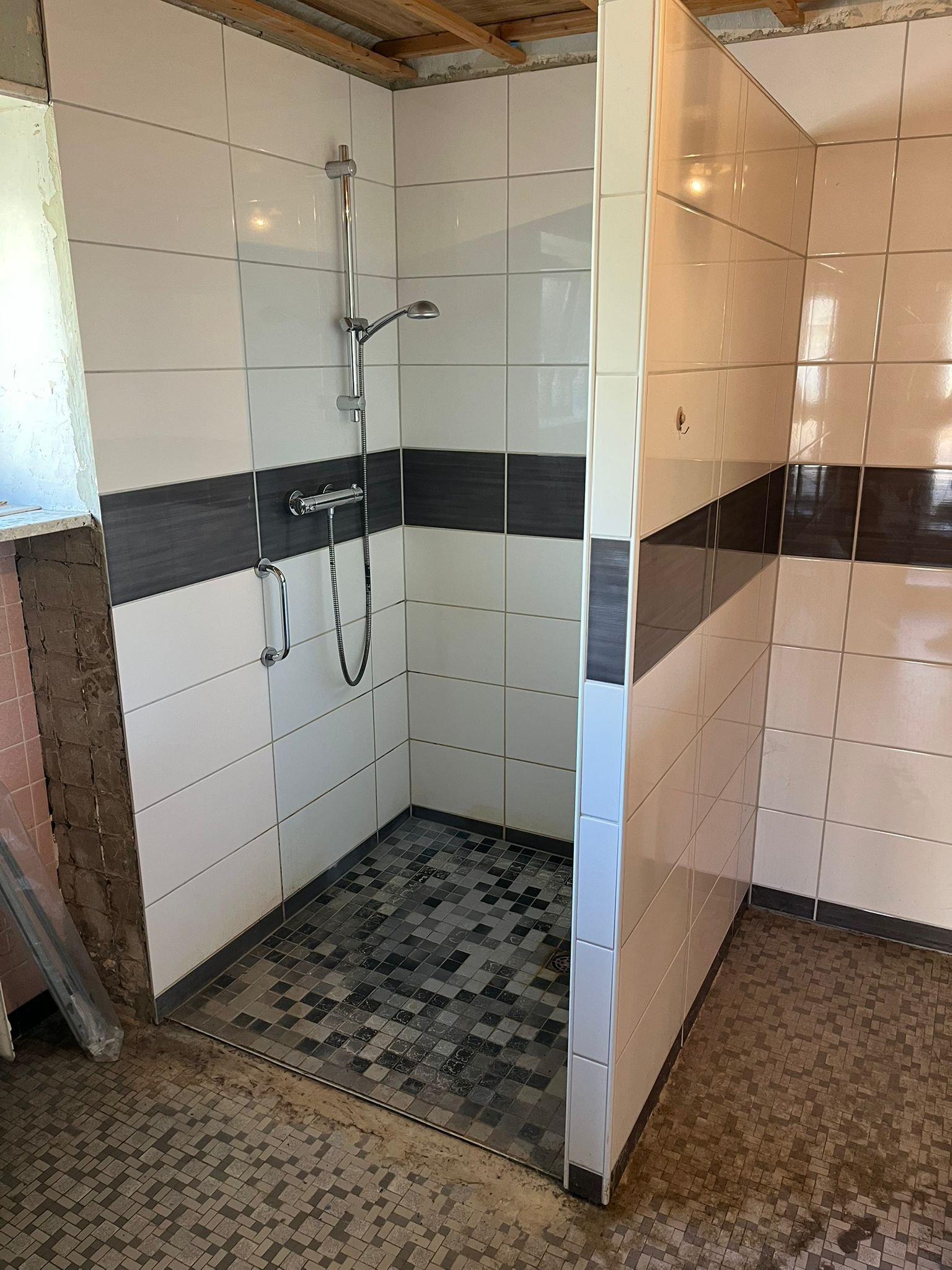 ÜBERROTH : Handwerkerobjekt mit POTENTIAL und 2019 m² Grundstück !