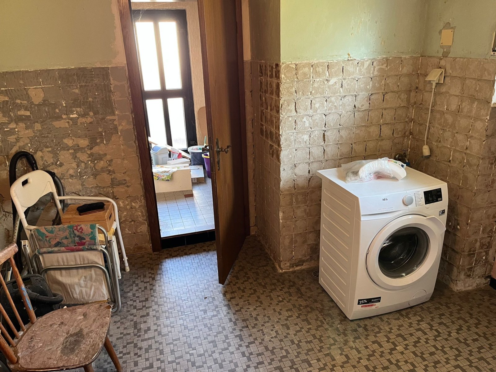 ÜBERROTH : Handwerkerobjekt mit POTENTIAL und 2019 m² Grundstück !