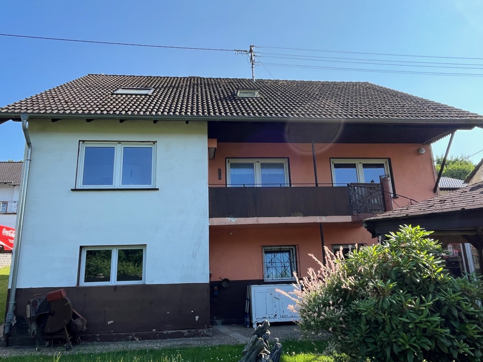 LIMBACH : 1 - 2 Familienhaus mit PHOTOVOLTAIK - ANLAGE in RUHIGER Lage !