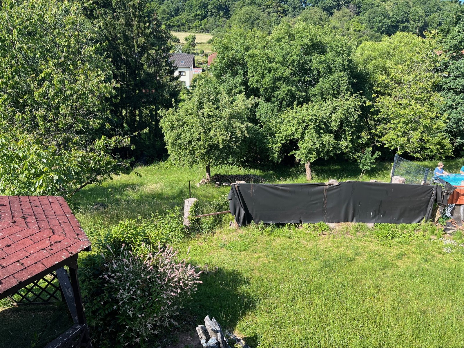 LIMBACH : 1 - 2 Familienhaus mit PHOTOVOLTAIK - ANLAGE in RUHIGER Lage !