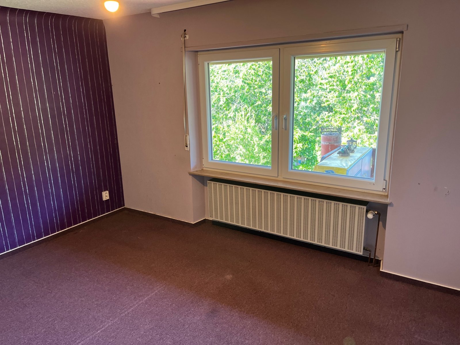 LIMBACH : 1 - 2 Familienhaus mit PHOTOVOLTAIK - ANLAGE in RUHIGER Lage !