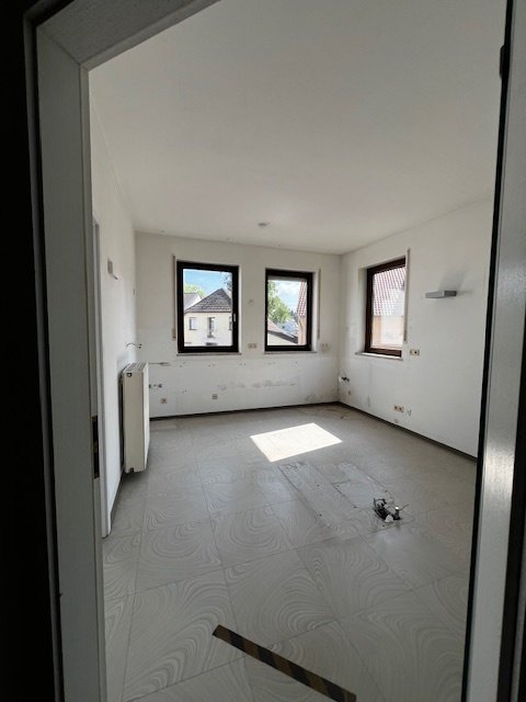 WIESBACH : Ca. 130 m² Büro- / Praxisfläche mit 4 Stellplätzen zur individuellen NUTZUNG ! !