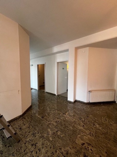 WIESBACH : Ca. 130 m² Büro- / Praxisfläche mit 4 Stellplätzen zur individuellen NUTZUNG ! !