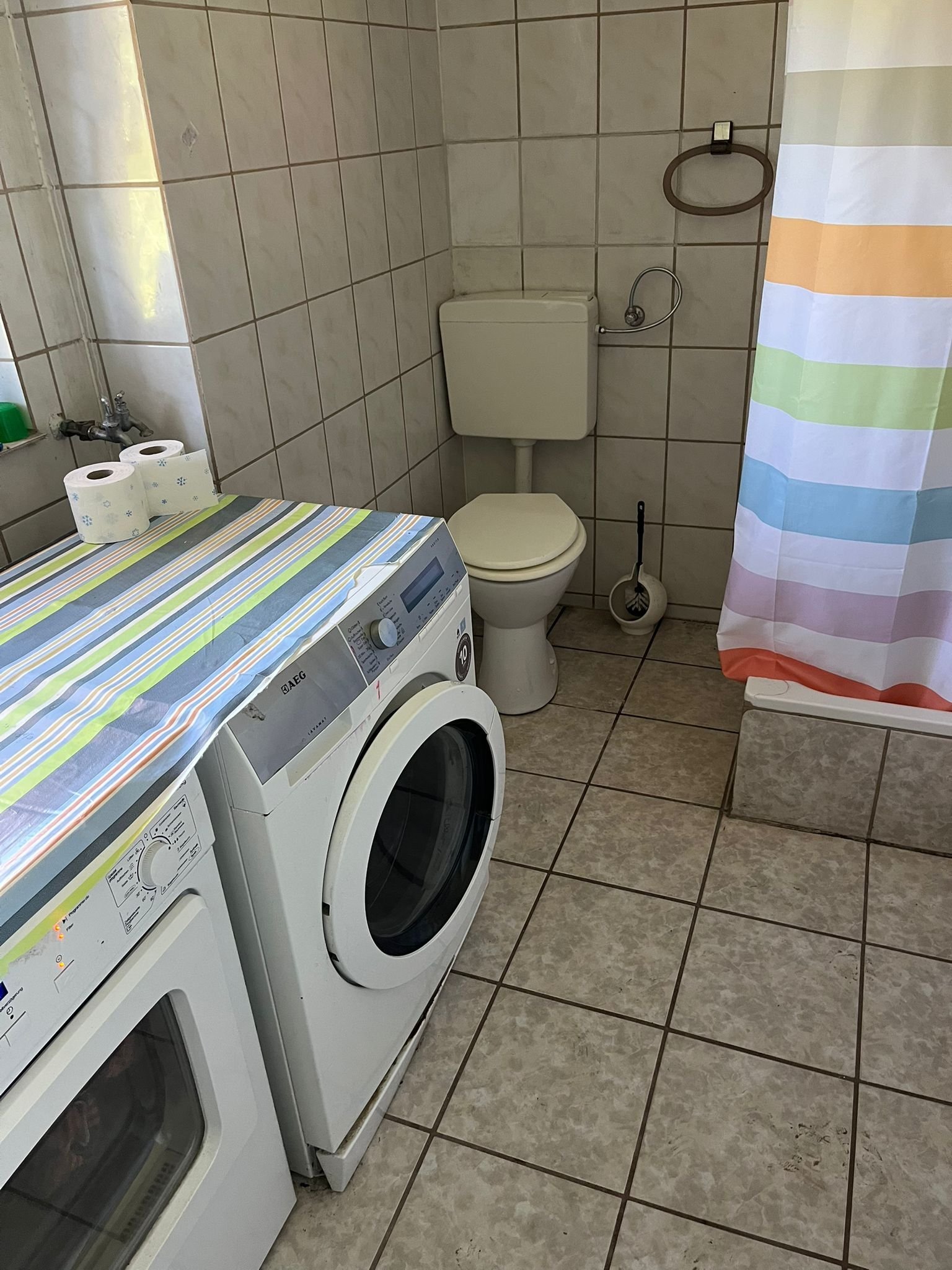 LIMBACH : 1 - 2 Familienhaus mit PHOTOVOLTAIK - ANLAGE in RUHIGER Lage !