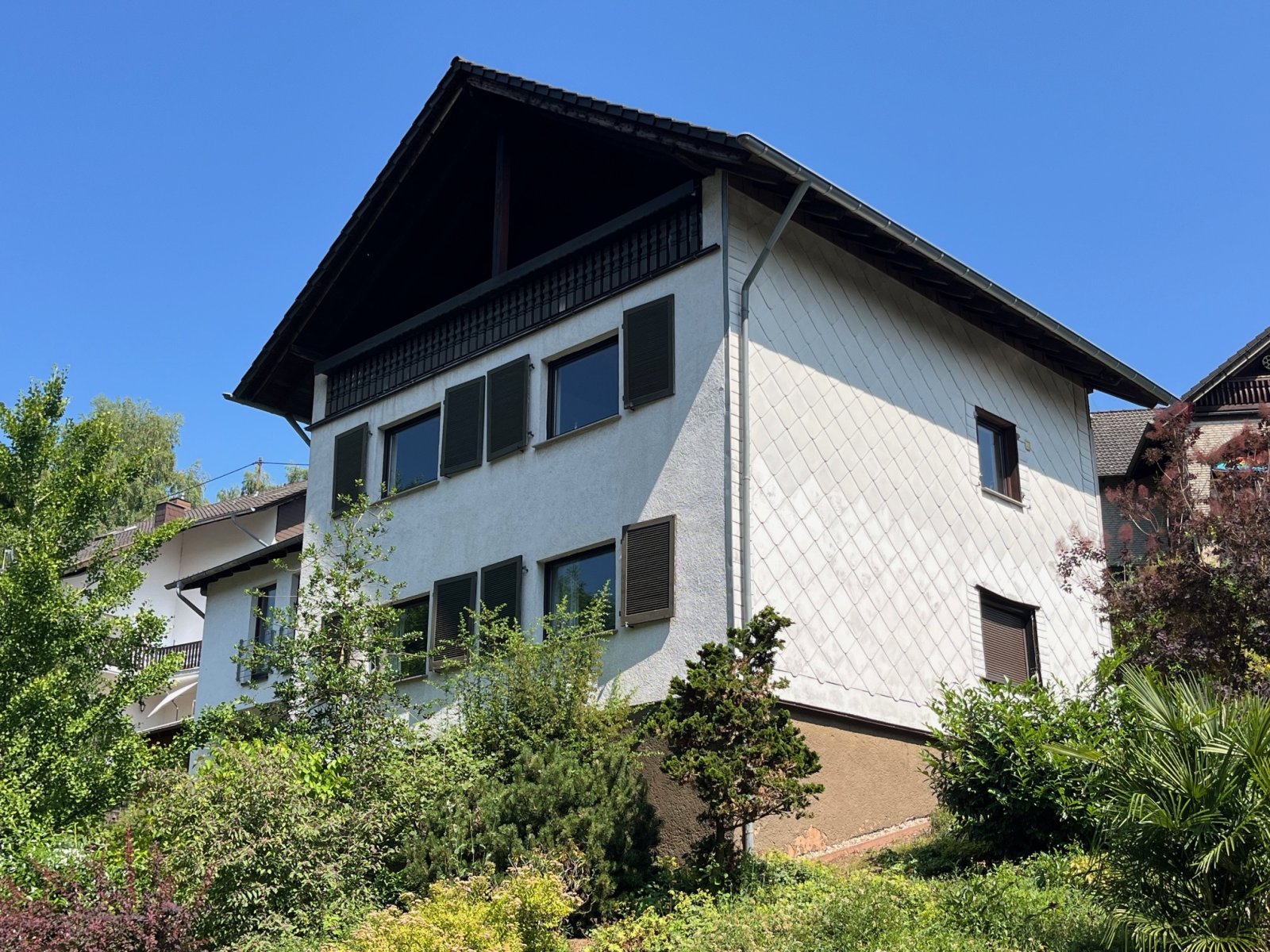 LEBACH : ANWESEN für INDIVIDUALISTEN mit 282 m² Wohnfläche in GEFRAGTER Wohnlage !