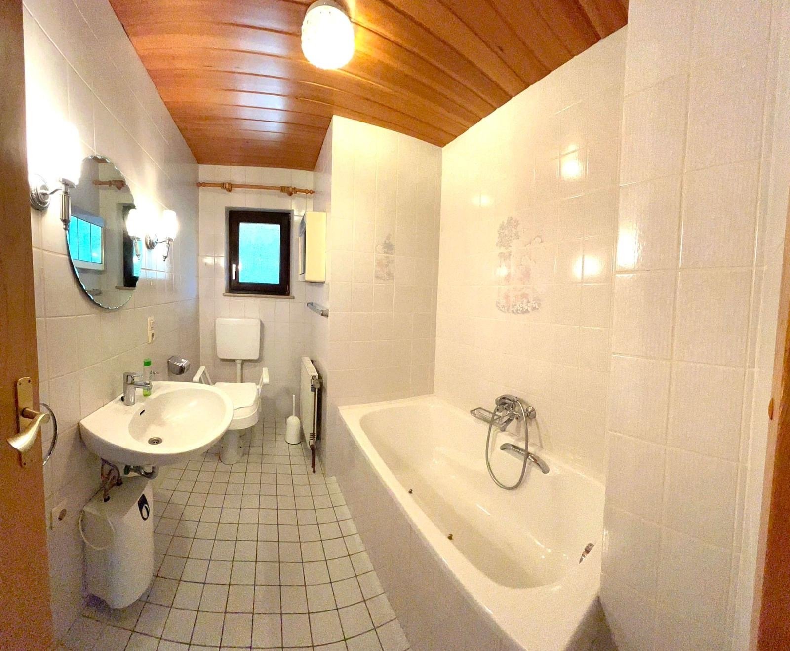 LEBACH : ANWESEN für INDIVIDUALISTEN mit 282 m² Wohnfläche in GEFRAGTER Wohnlage !