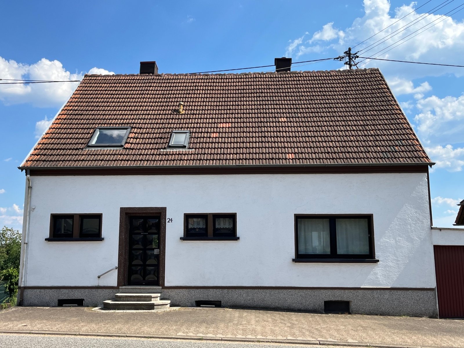 DÖRSDORF : SOLIDES 1 - 2 Familienhaus mit schönem GRUNDSTÜCK !