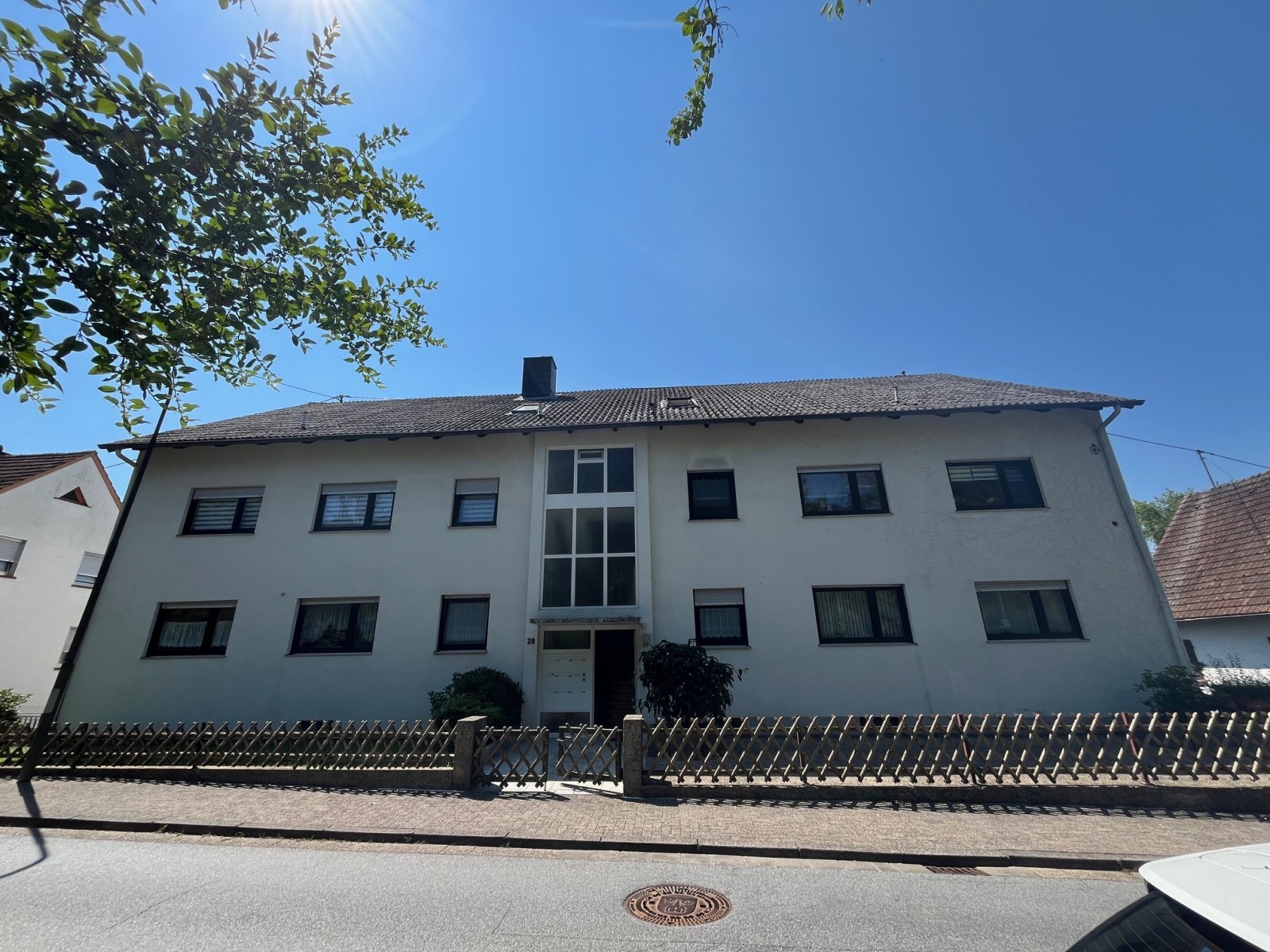 NEUNKIRCHEN : SANIERTE 3 ZKB - Wohnung mit Terrasse, Garage und Photovoltaik - Anlage !