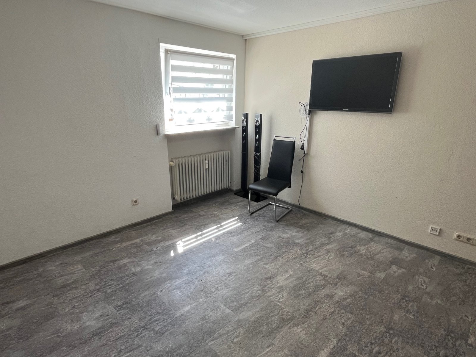 NEUNKIRCHEN : SANIERTE 3 ZKB - Wohnung mit Terrasse, Garage und Photovoltaik - Anlage !