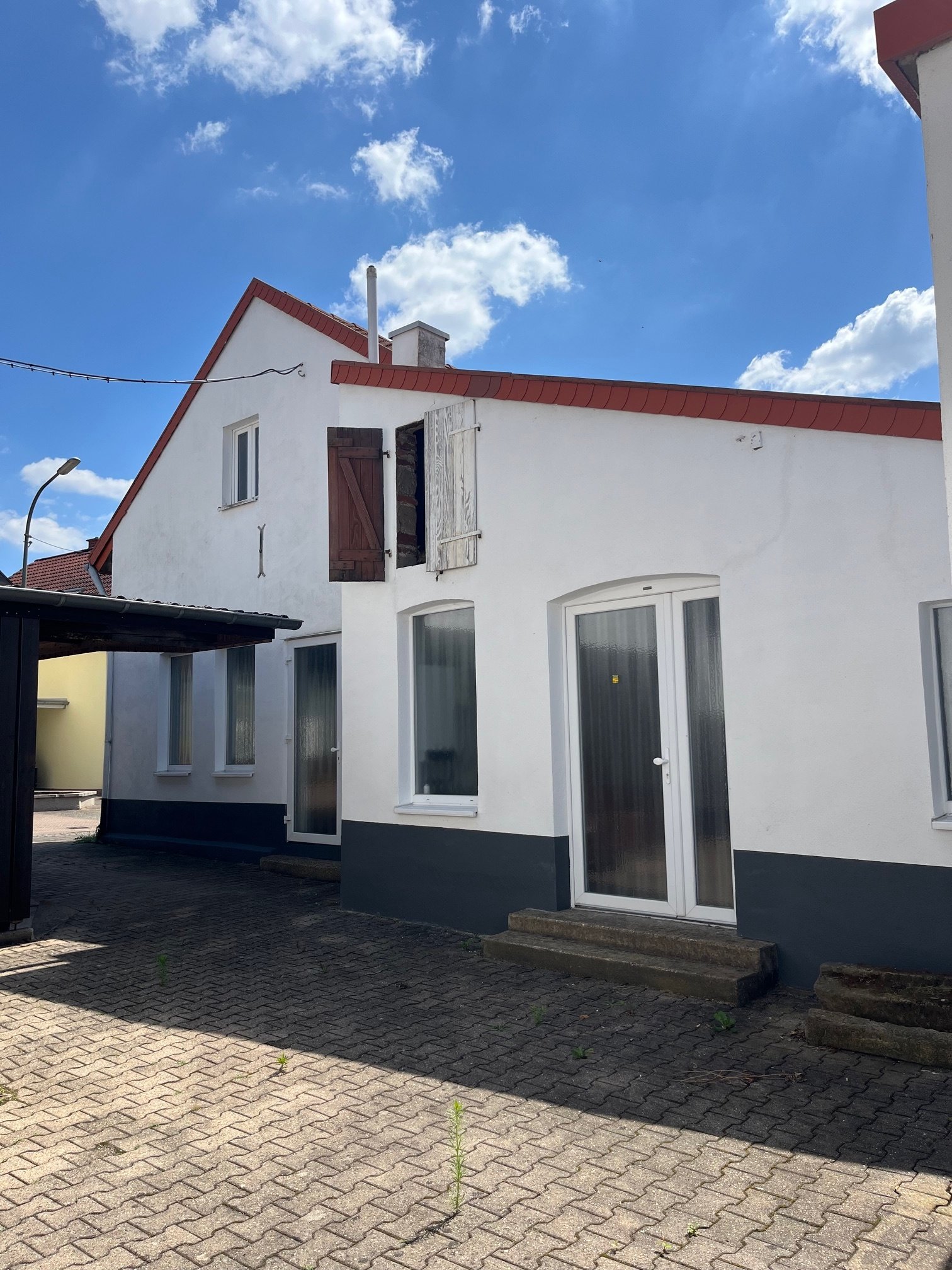 HÜTTERSDORF : KAPITALANLAGE mit 2 Familienhaus + 1 Familienhaus + HALLE + LAGER !