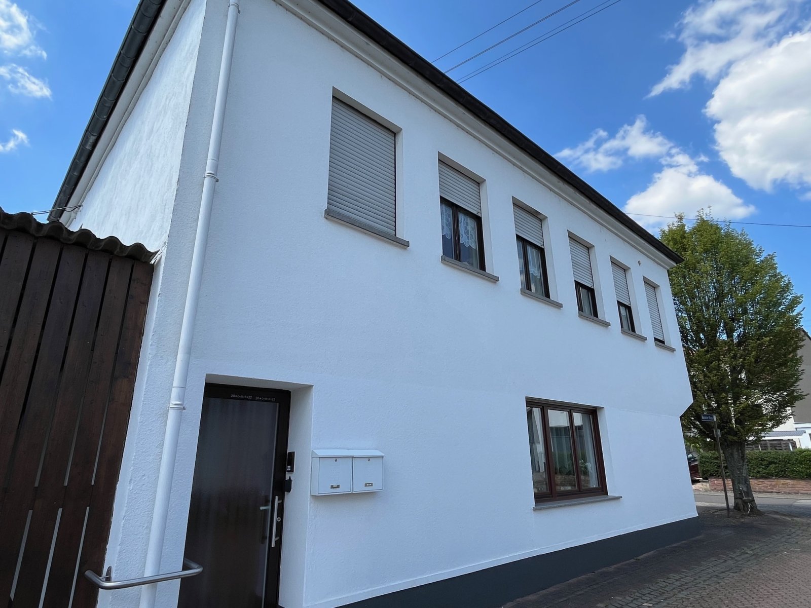HÜTTERSDORF : KAPITALANLAGE mit 2 Familienhaus + 1 Familienhaus + HALLE + LAGER !