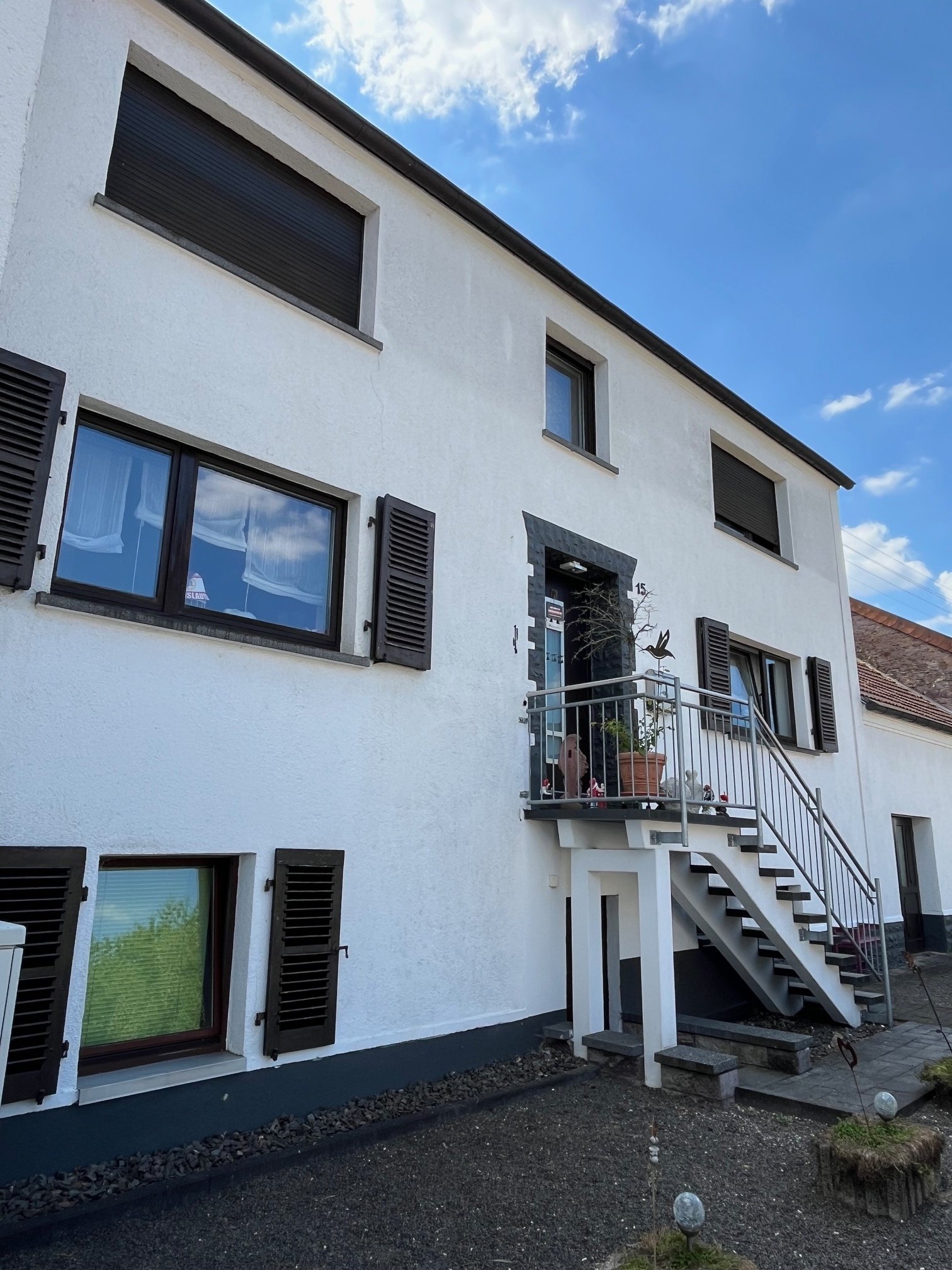 HÜTTERSDORF : KAPITALANLAGE mit 2 Familienhaus + 1 Familienhaus + HALLE + LAGER !