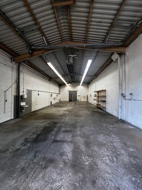 HASBORN : Ca. 150 m² HALLE oder LAGERFLÄCHE zur individuellen Nutzung !