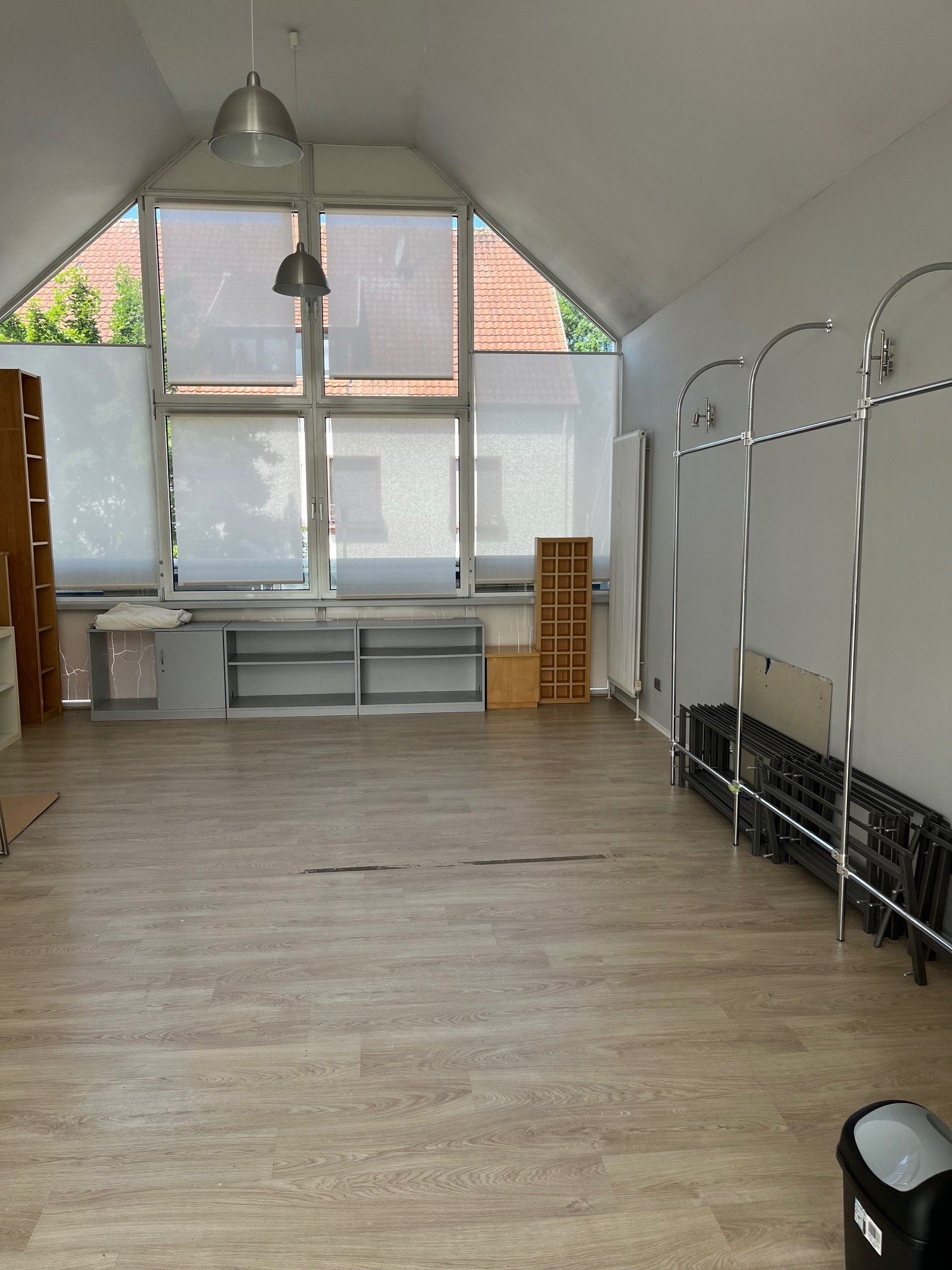 SCHMELZ : GEWERBE - BÜRO - PRAXISFLÄCHE über 2 ETAGEN  in ZENTRUM !