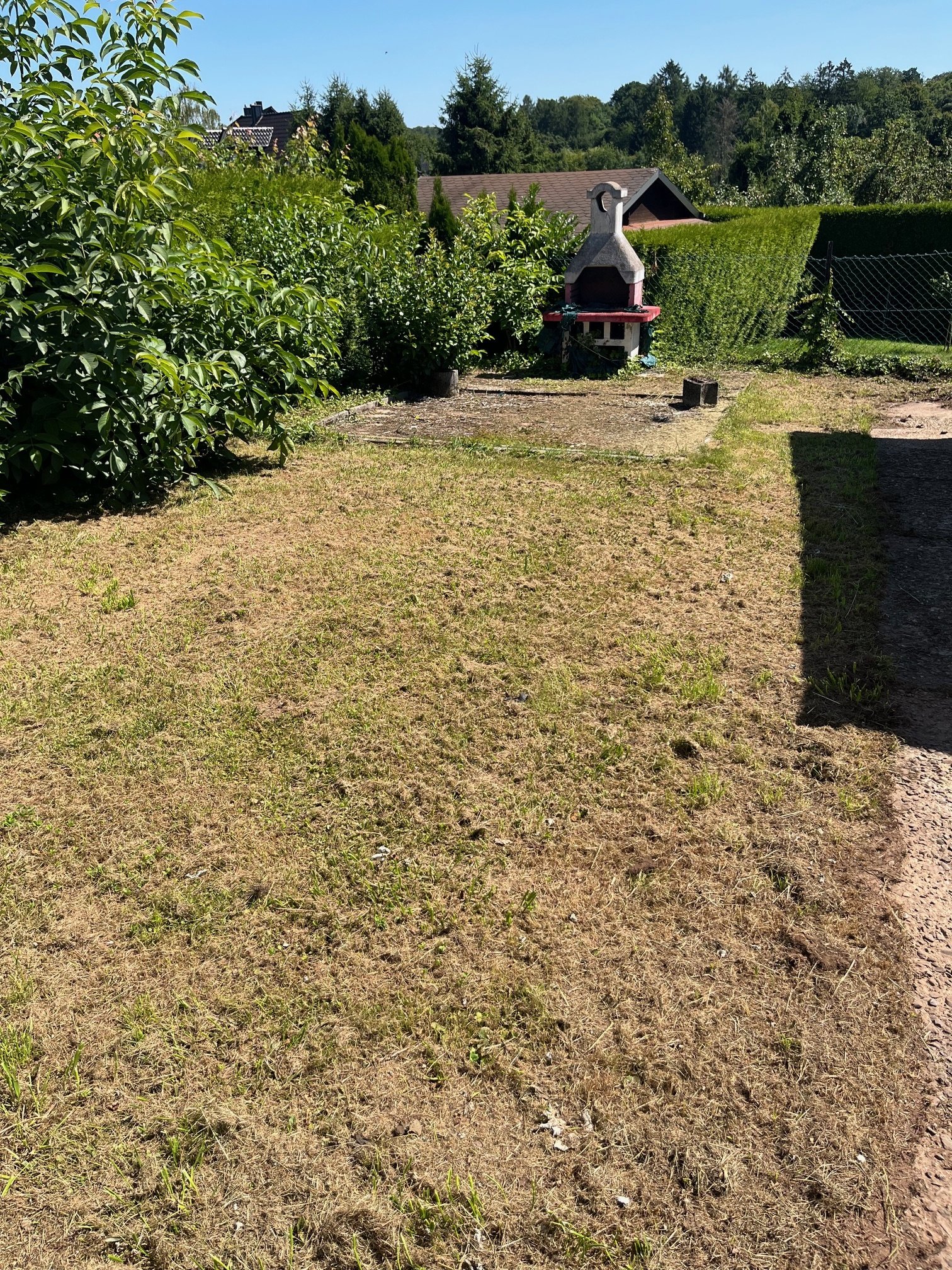 STEINBACH : Solides HAUS mit POTENTIAL , Garage und schönem GARTEN !
