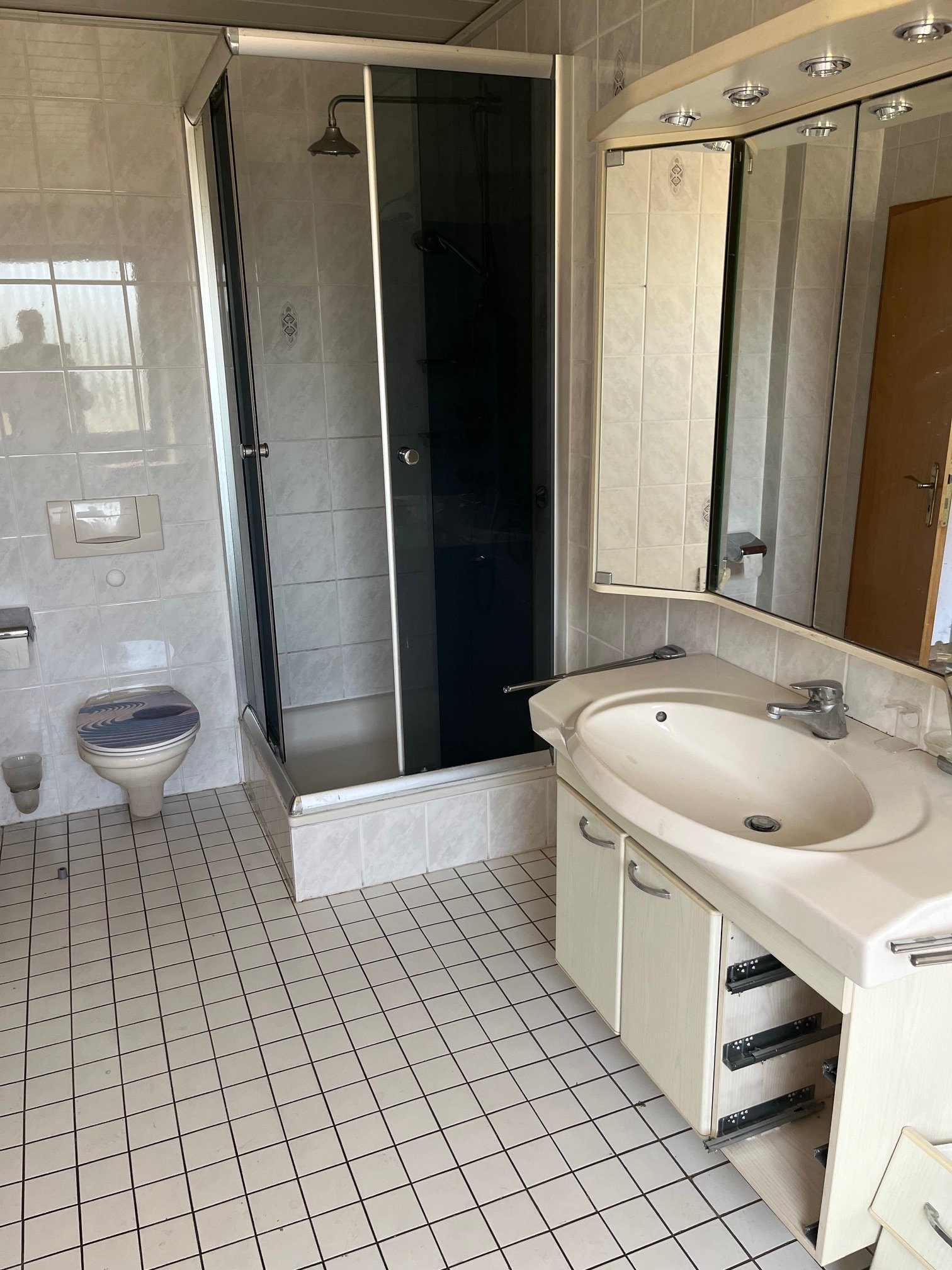 STEINBACH : Solides HAUS mit POTENTIAL , Garage und schönem GARTEN !